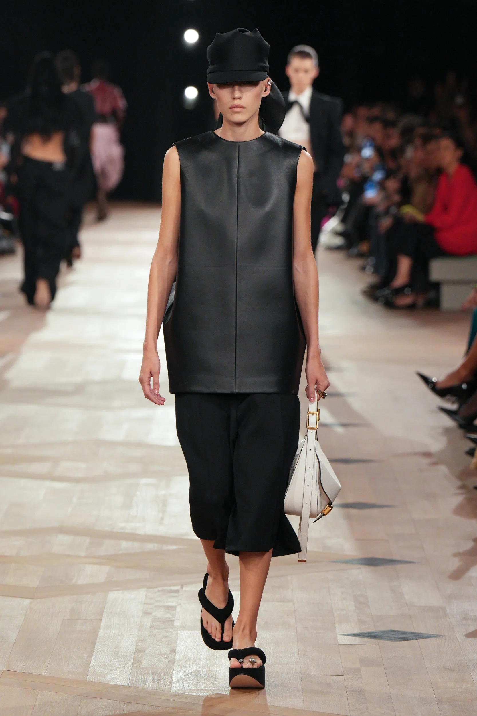 2026年春夏コレクション_BALENCIAGA(バレンシアガ)_モデル_22