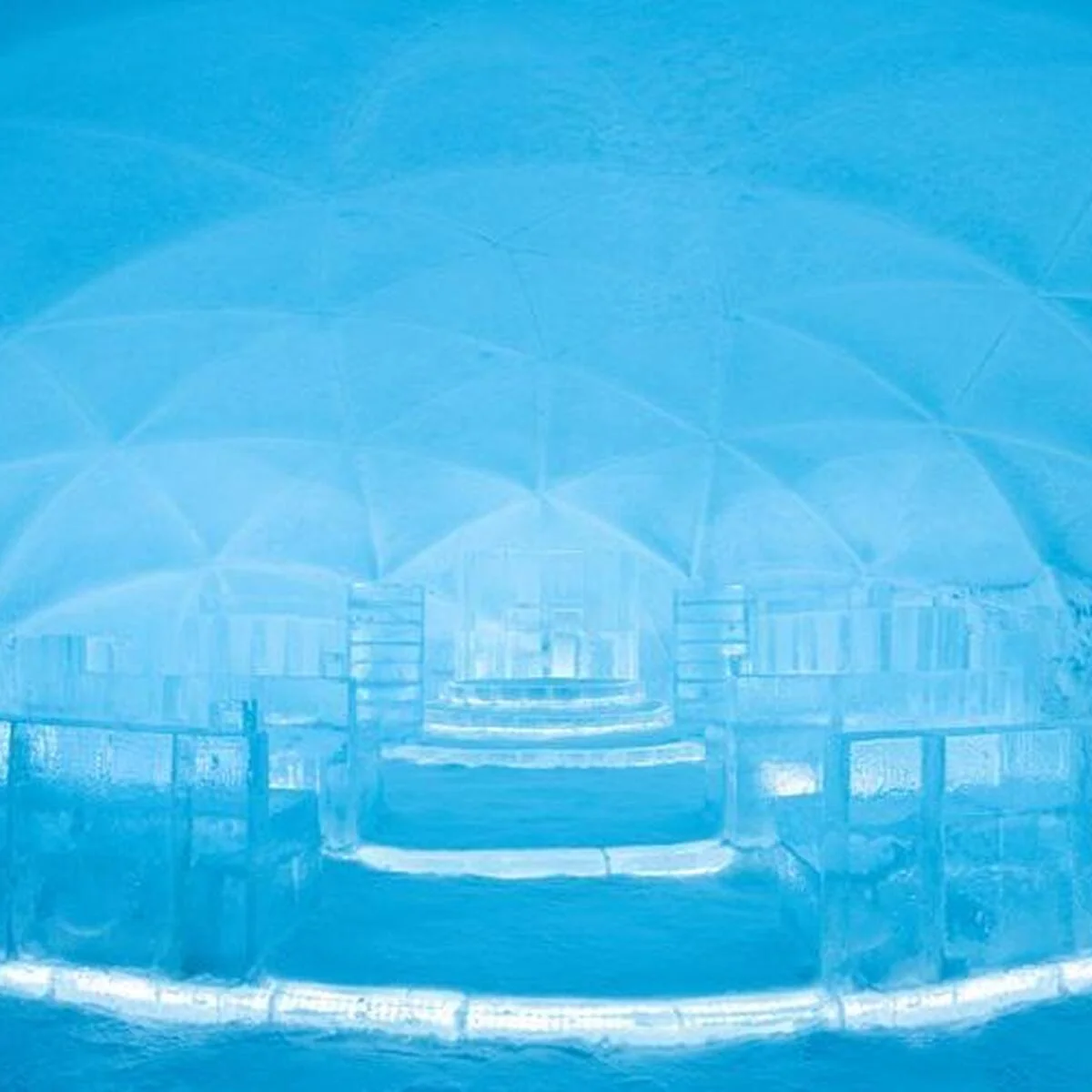 【星野リゾート　トマム】氷の教会が20周年記念でリニューアル！ 360度祝福に包まれるアイスドームが登場