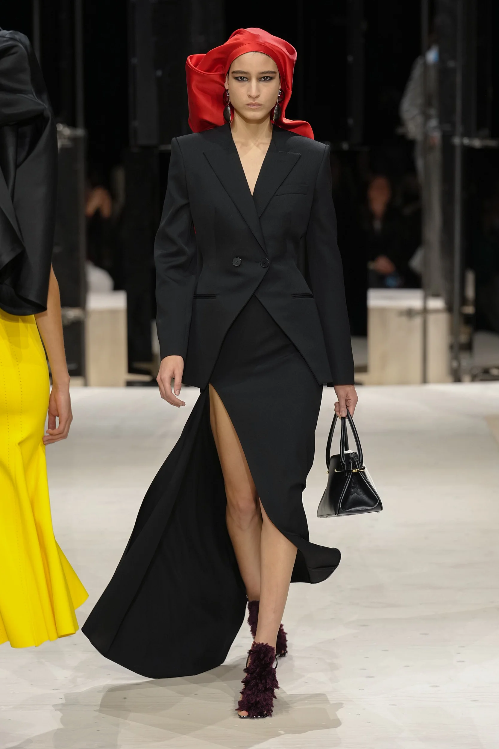 2026-27年秋冬コレクション_GIVENCHY(ジバンシィ)_モデル_11