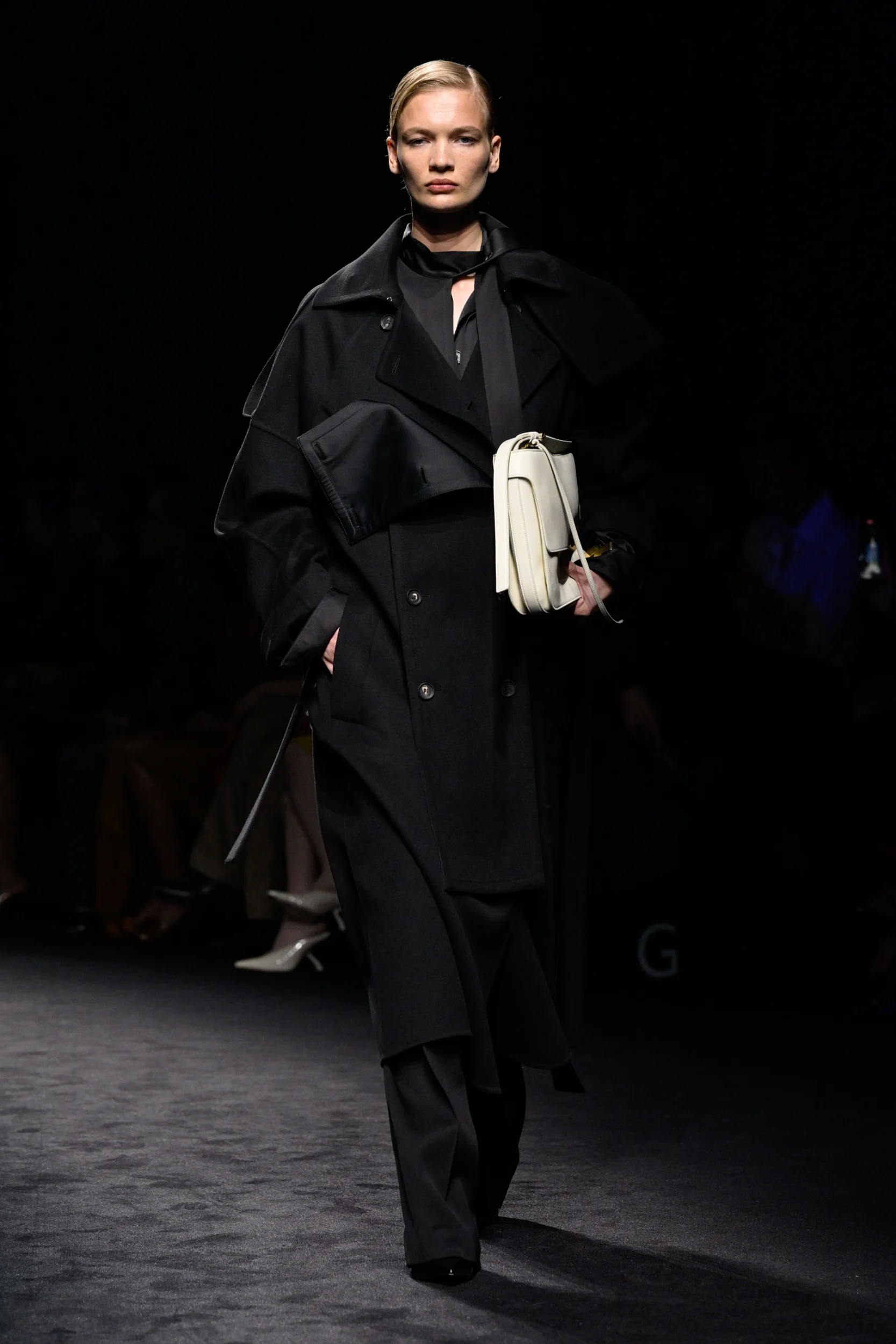 2026-27年秋冬コレクション_FERRAGAMO(フェラガモ)_モデル_13