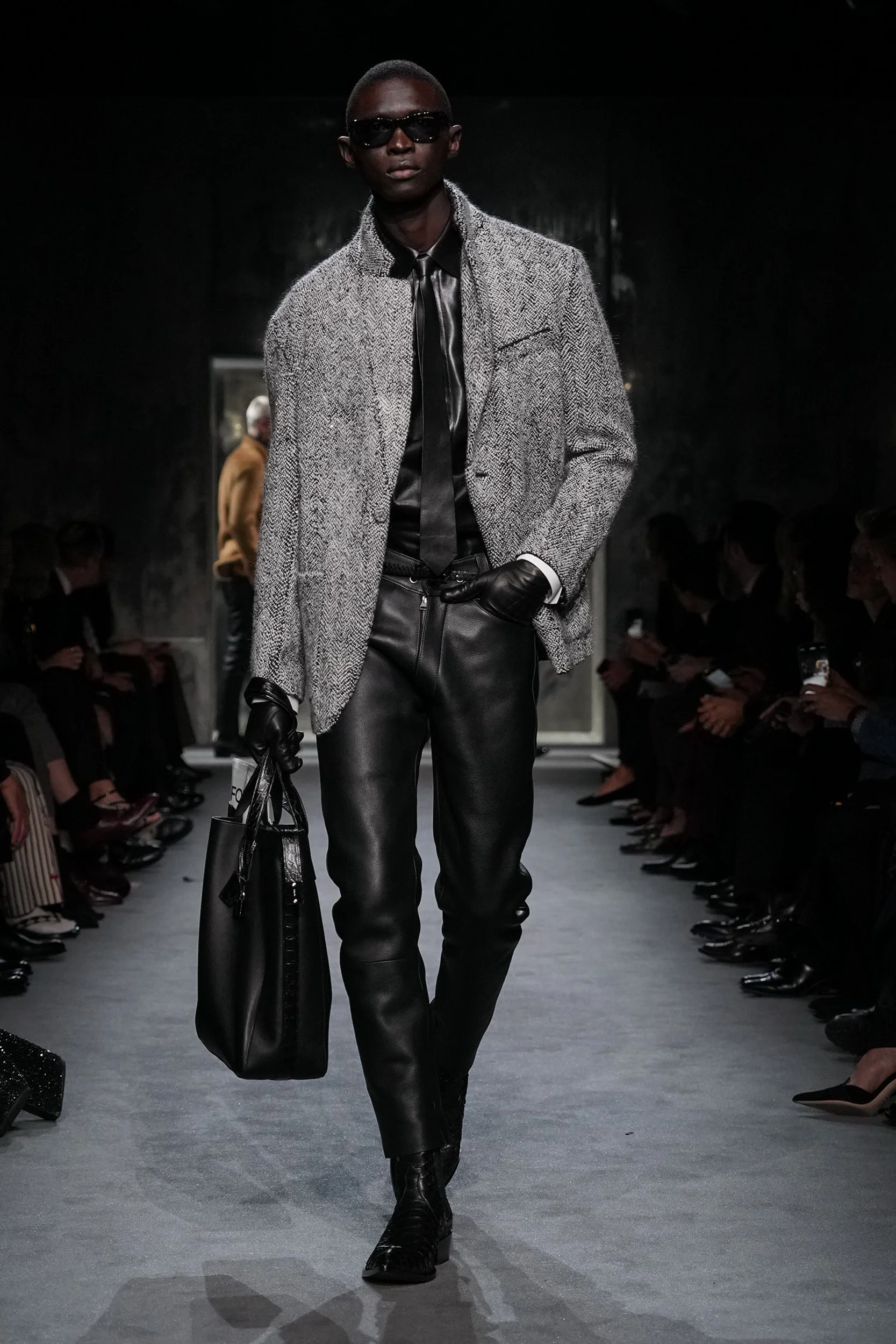 2025年秋冬コレクション_TOM FORD(トム フォード)_モデル_26