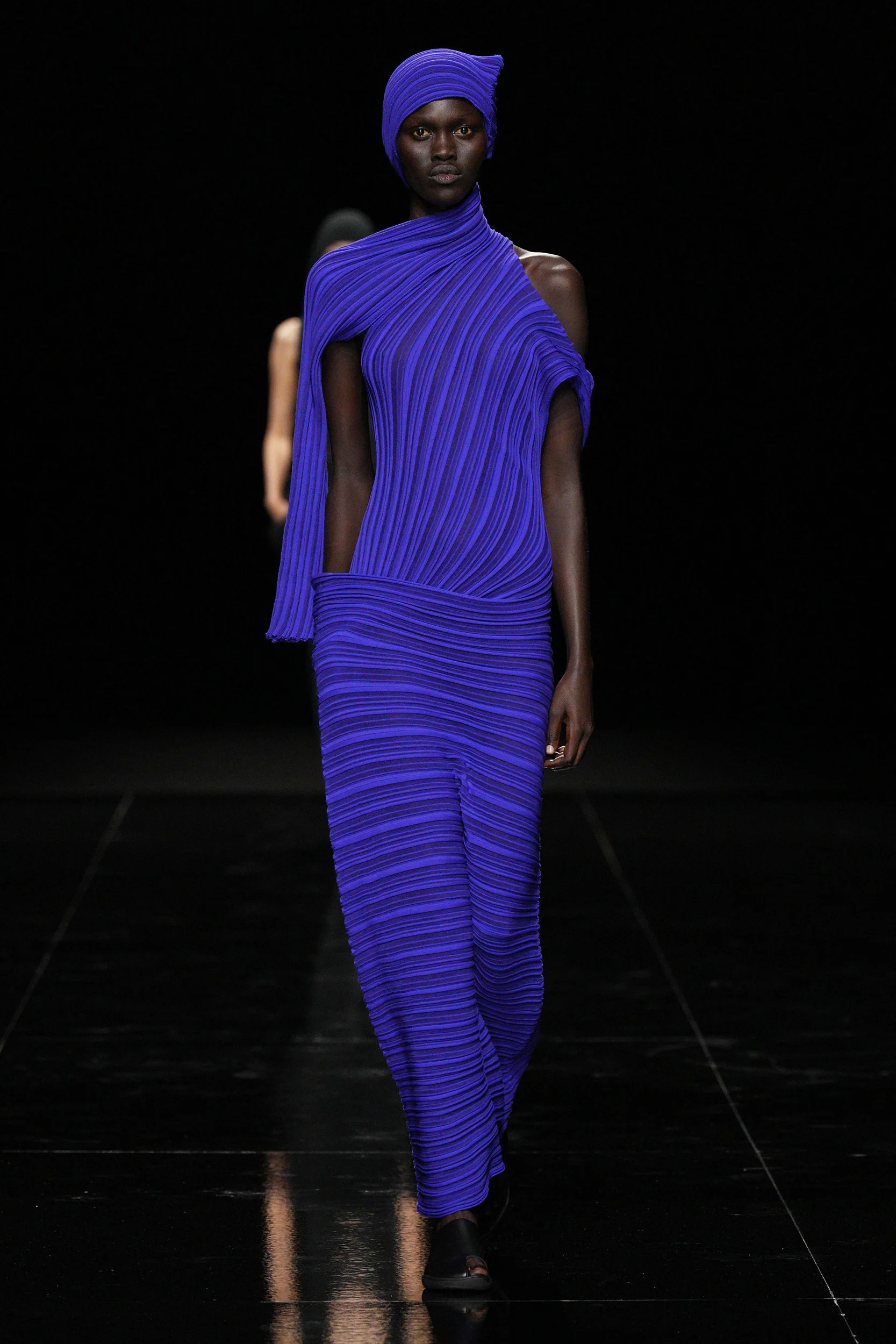 2027年春夏コレクション_ISSEY MIYAKE(イッセイミヤケ)_モデル_10