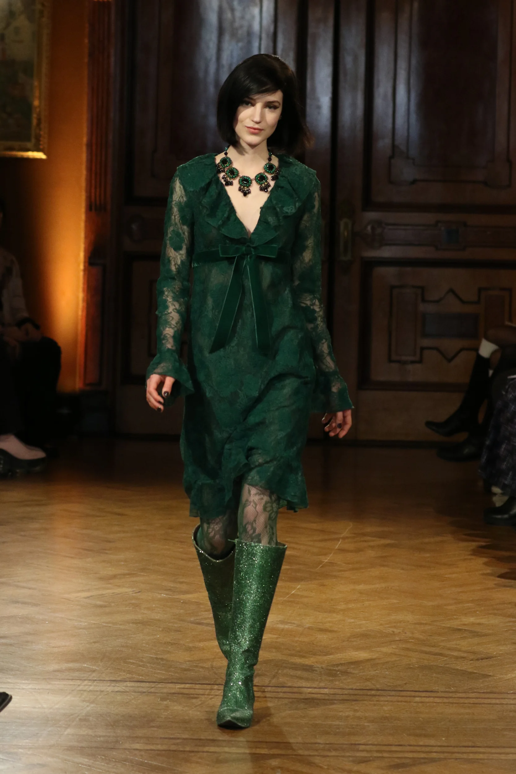 2026-27年秋冬コレクション_ANNA SUI(アナ スイ)_モデル_14