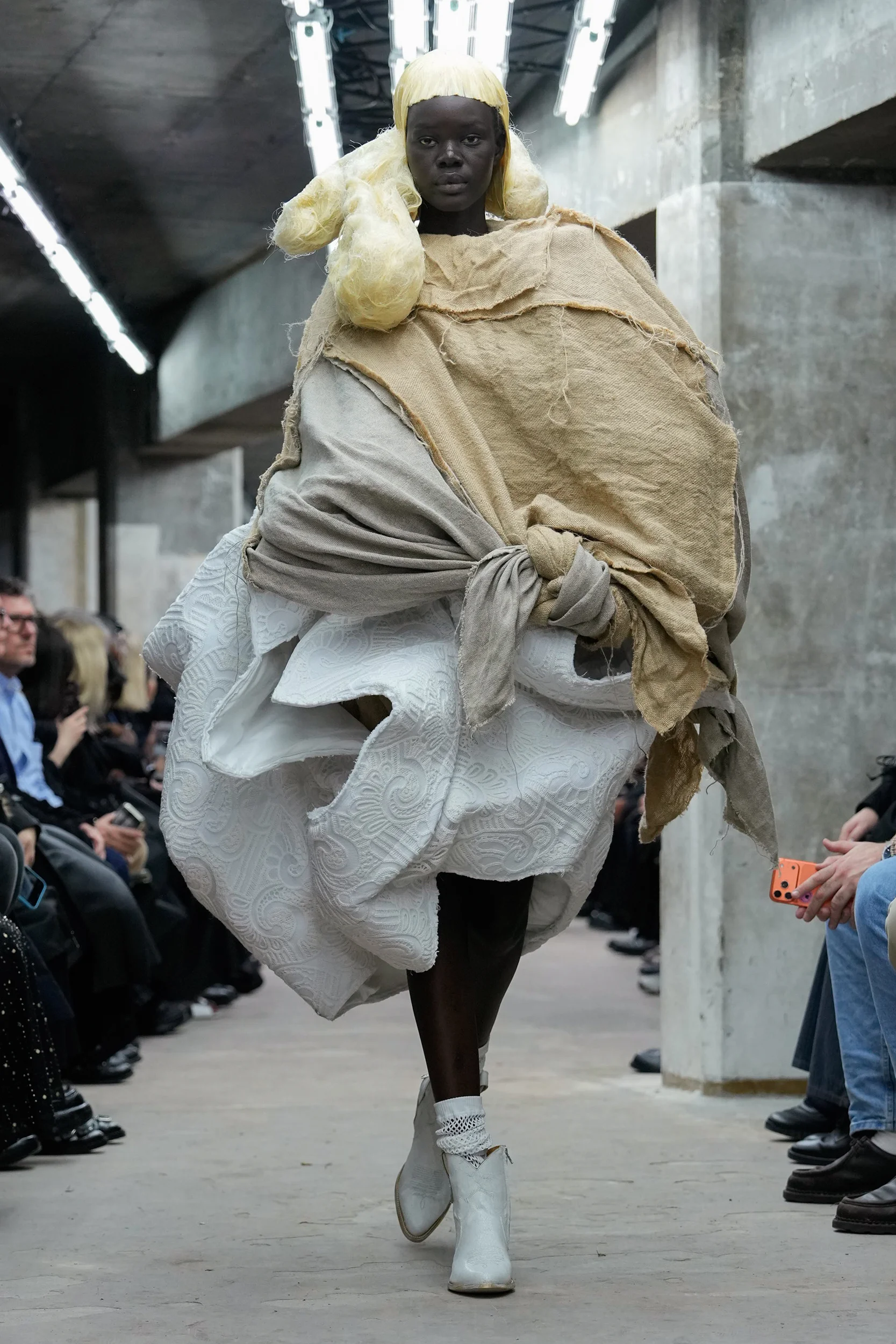 2026年春夏コレクション_COMME DES GARÇONS(コム デ ギャルソン)_モデル_8