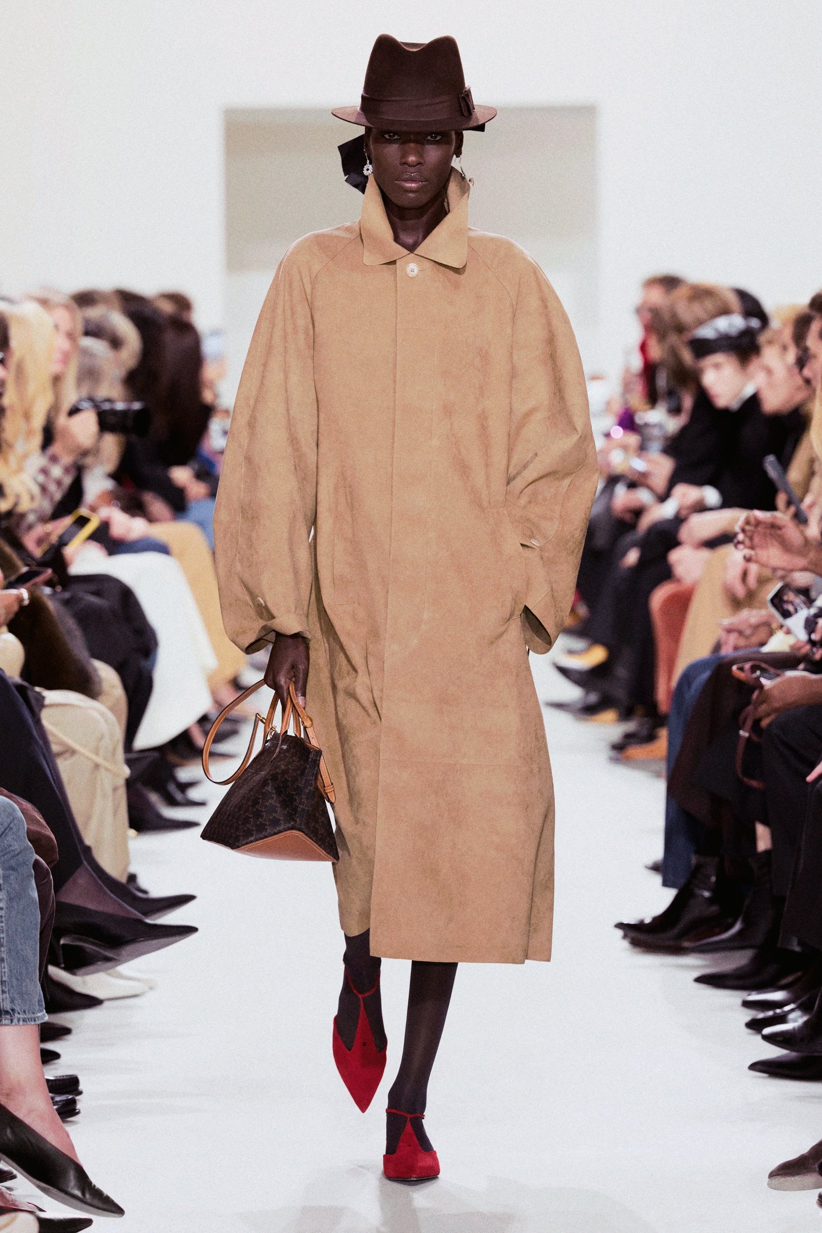 2027年春夏コレクション_CELINE(セリーヌ)_モデル_20