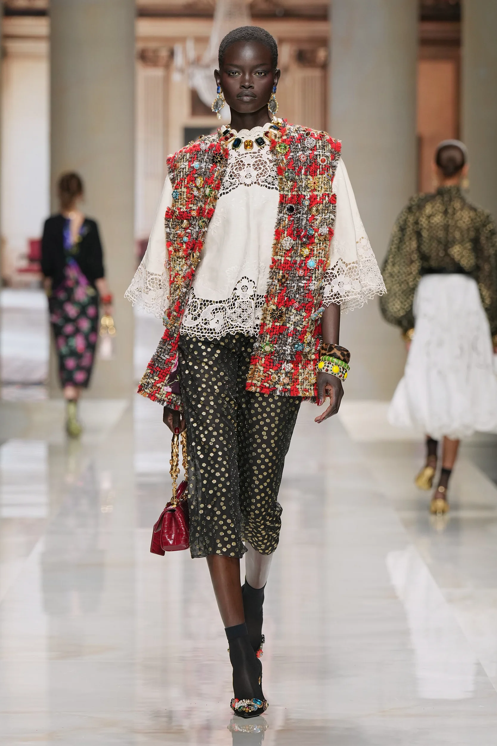2027年春夏コレクション_DOLCE&GABBANA(ドルチェ&ガッバーナ)_モデル_15