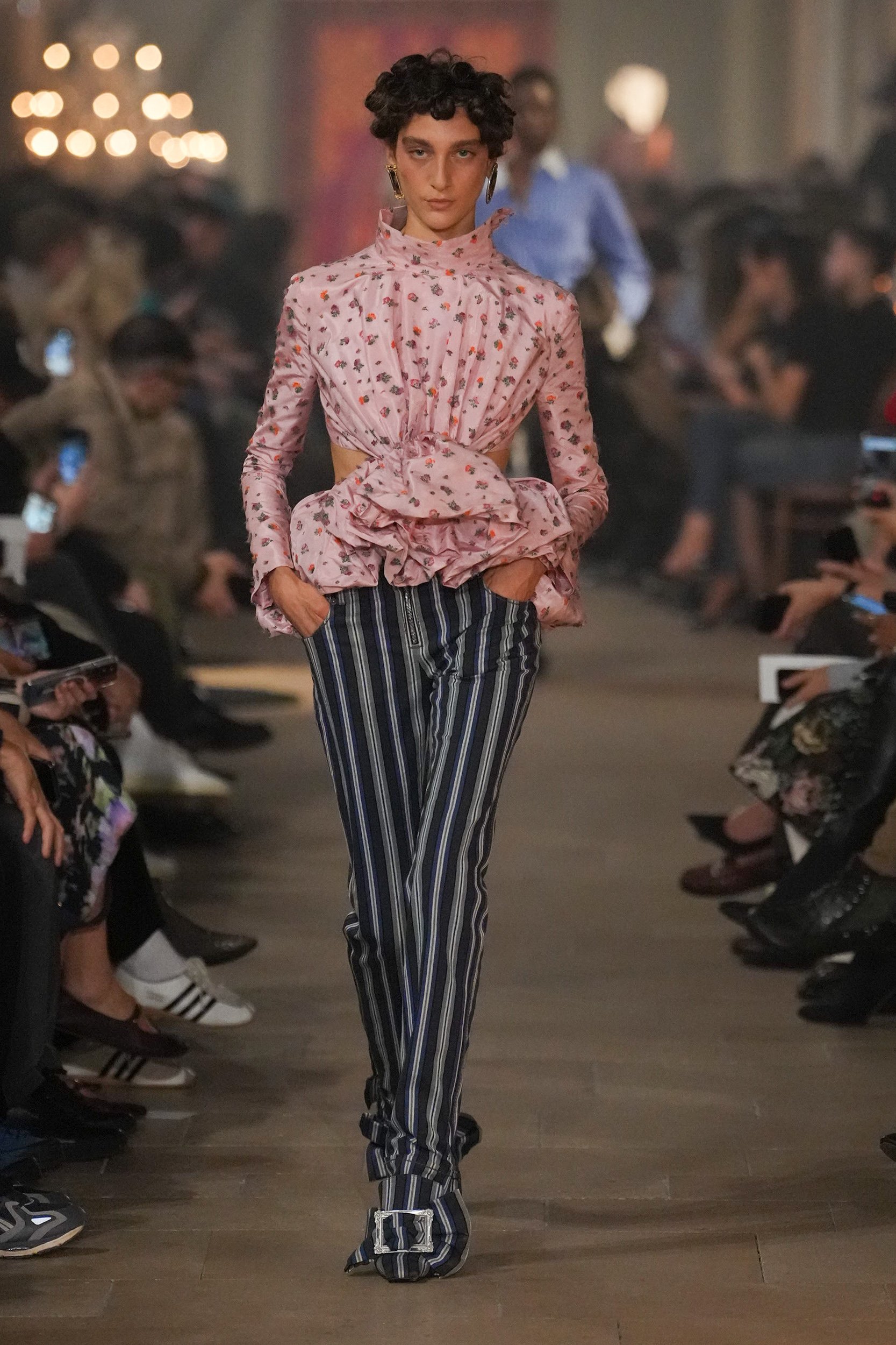 2027年春夏コレクション_ACNE STUDIOS(アクネ ストゥディオズ)_モデル_30