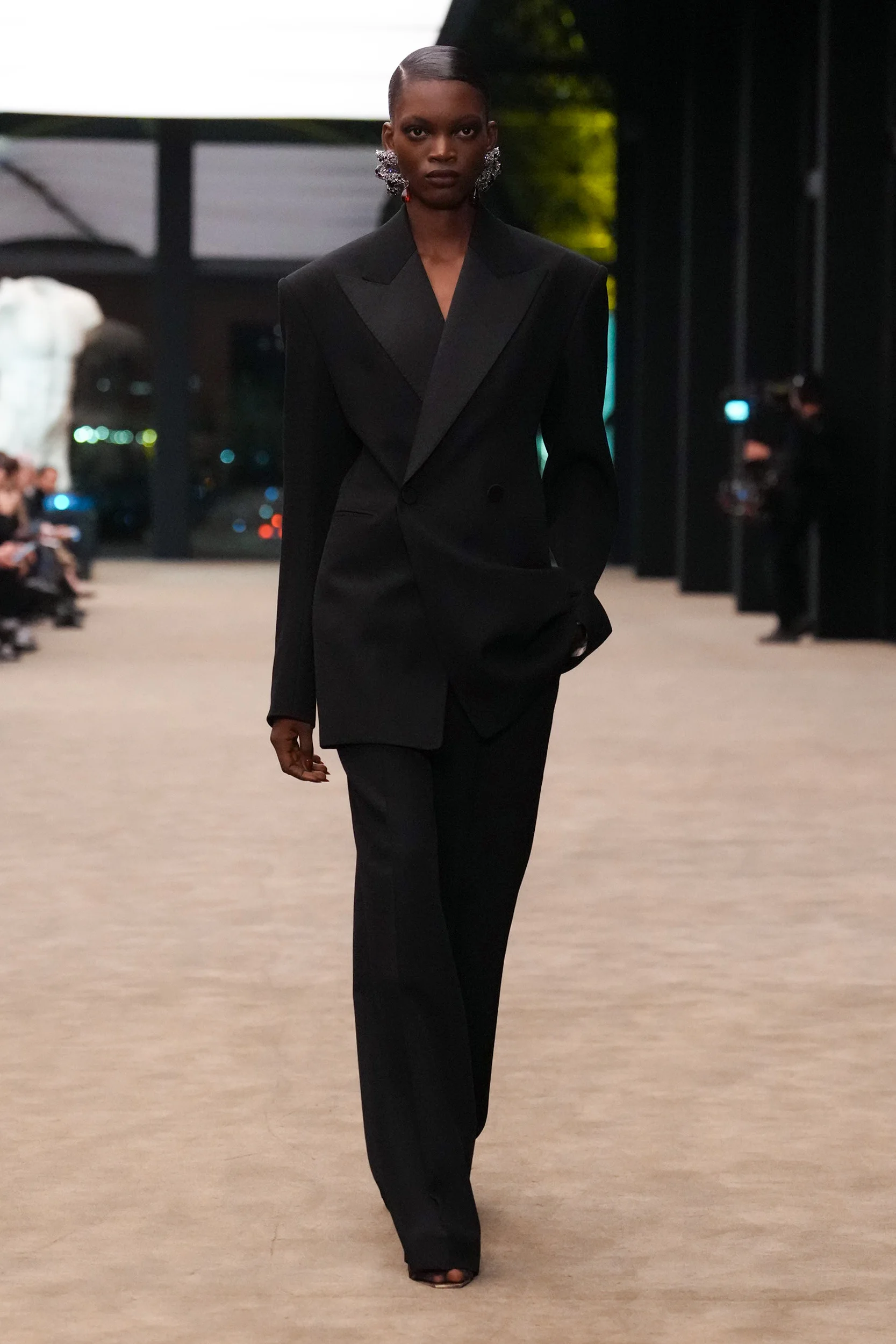 2026-27年秋冬コレクション_SAINT LAURENT(サンローラン)_モデル_46