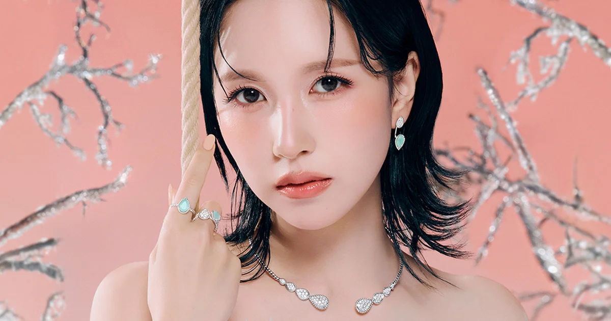 TWICE #ミナ #ハンソヒ らが登場！ 【ブシュロン】がホリデー