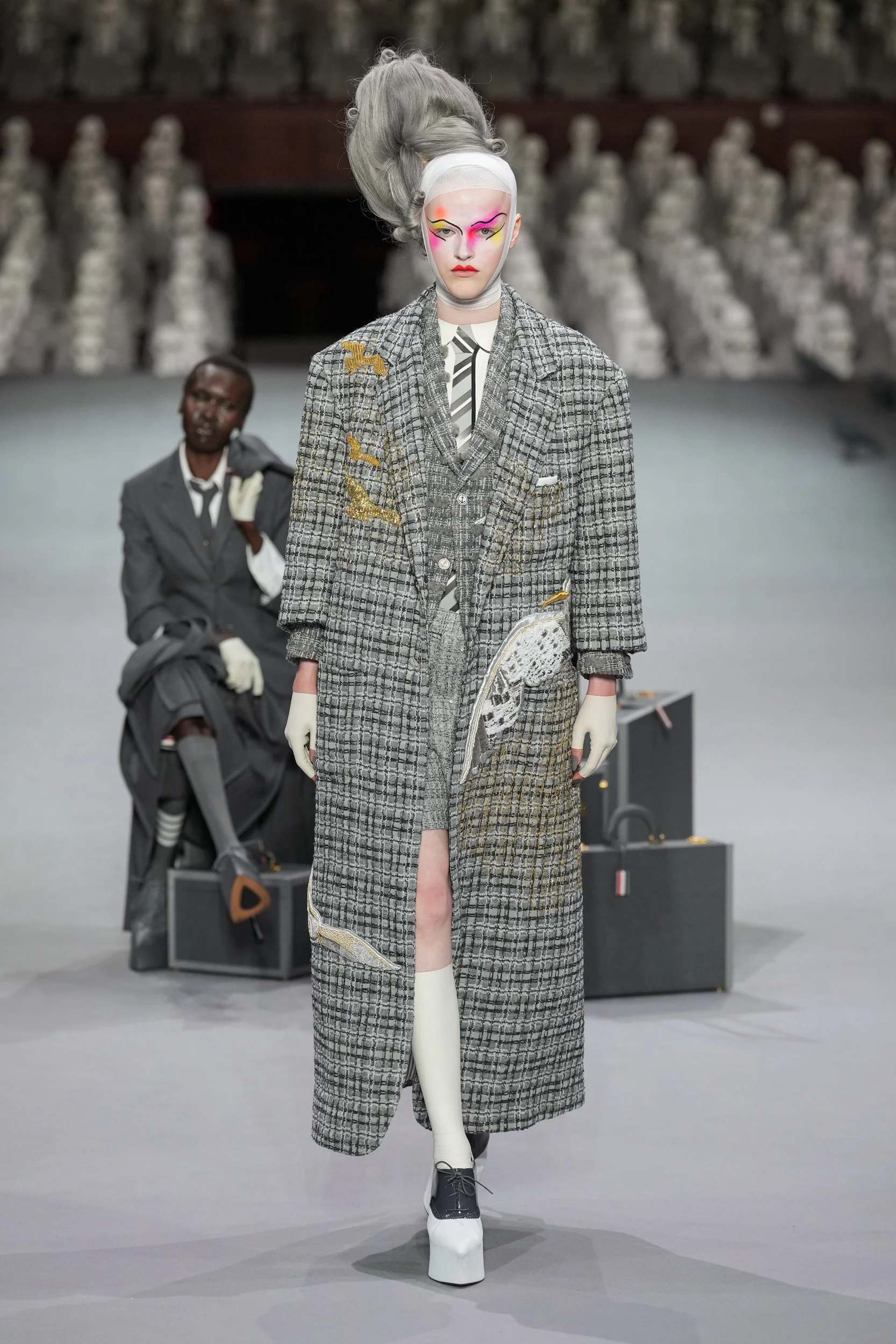 2023-24年秋冬オートクチュールコレクション_THOM BROWNE(トム ブラウン ニューヨーク)_モデル_19