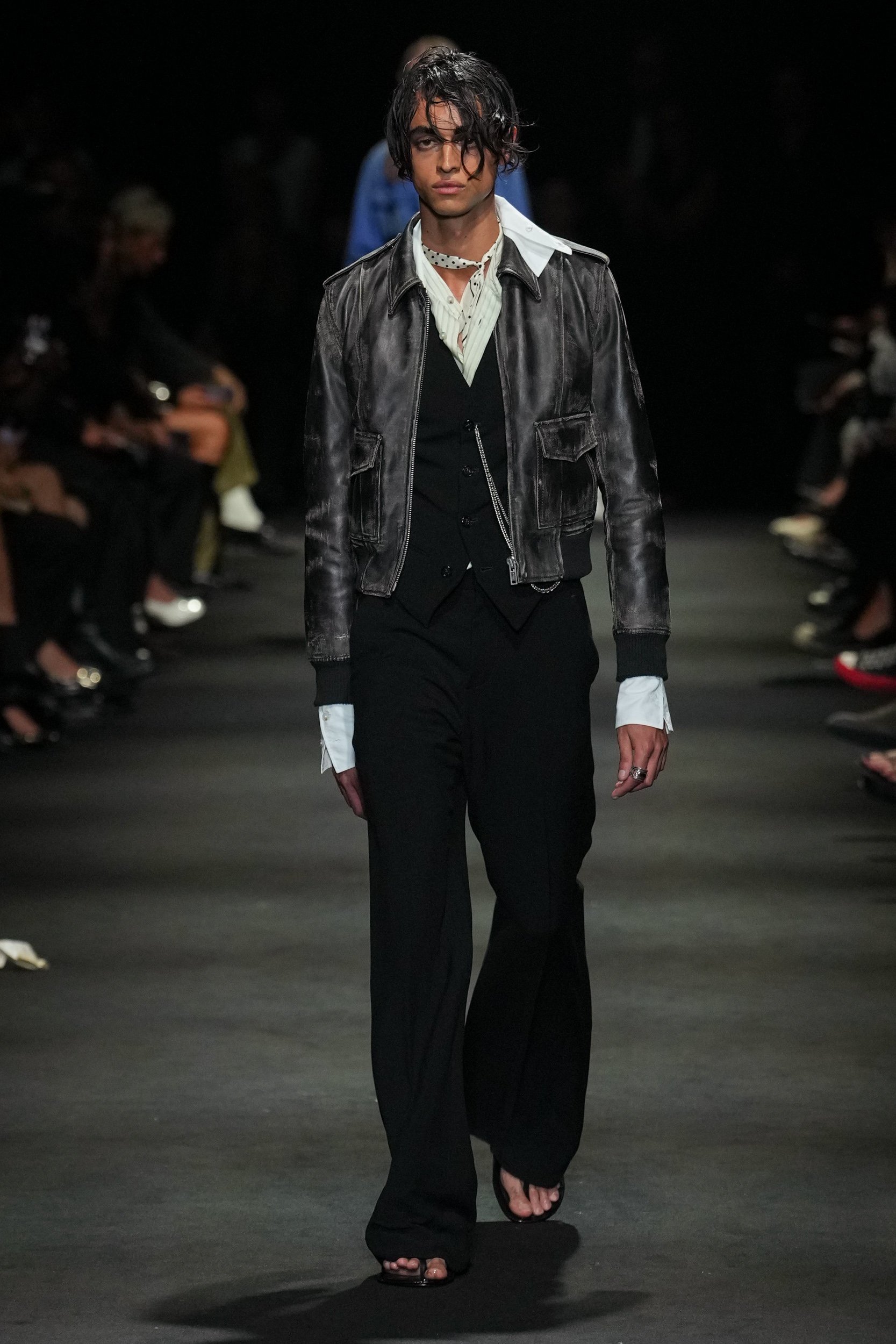 2027年春夏コレクション_ANN DEMEULEMEESTER(アン ドゥムルメステール)_モデル_31