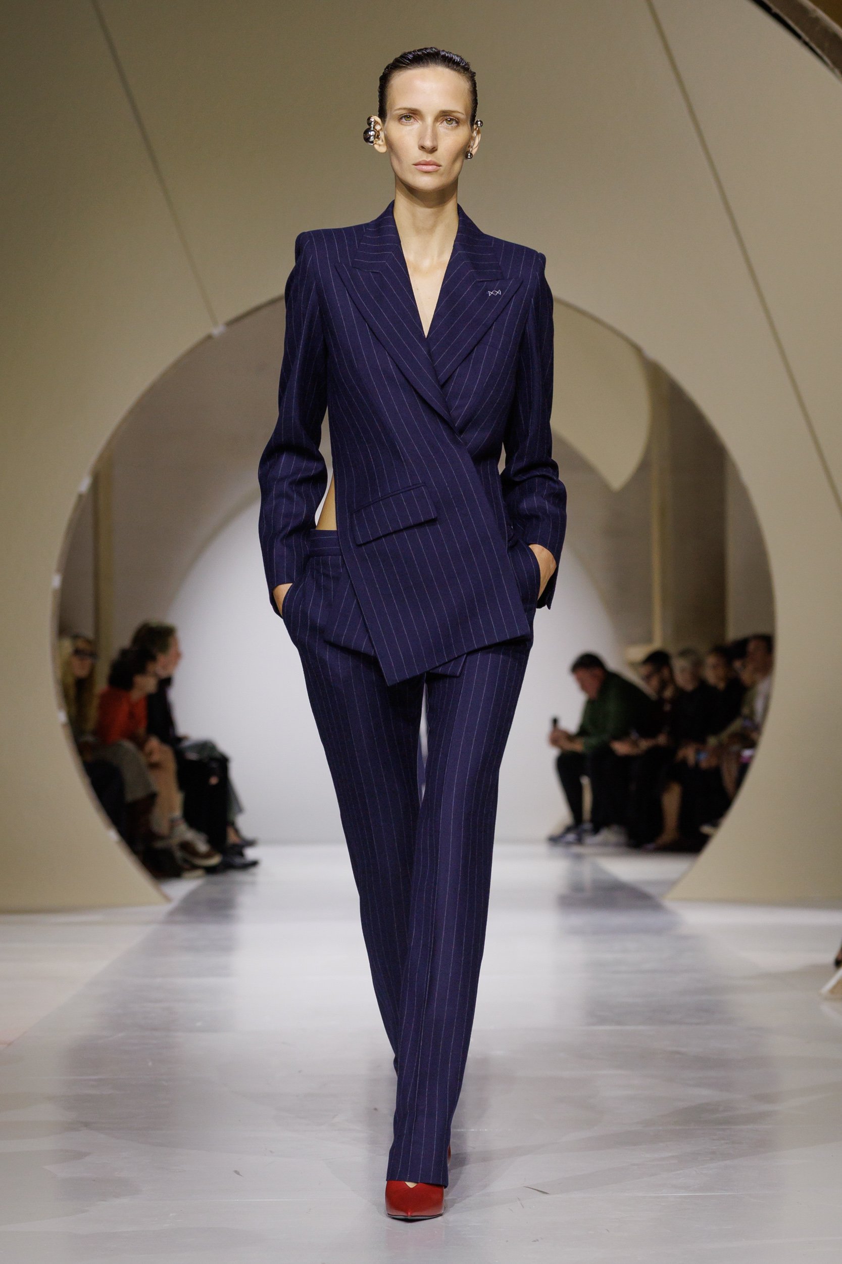 2027年春夏コレクション_GIVENCHY(ジバンシィ)_モデル_37