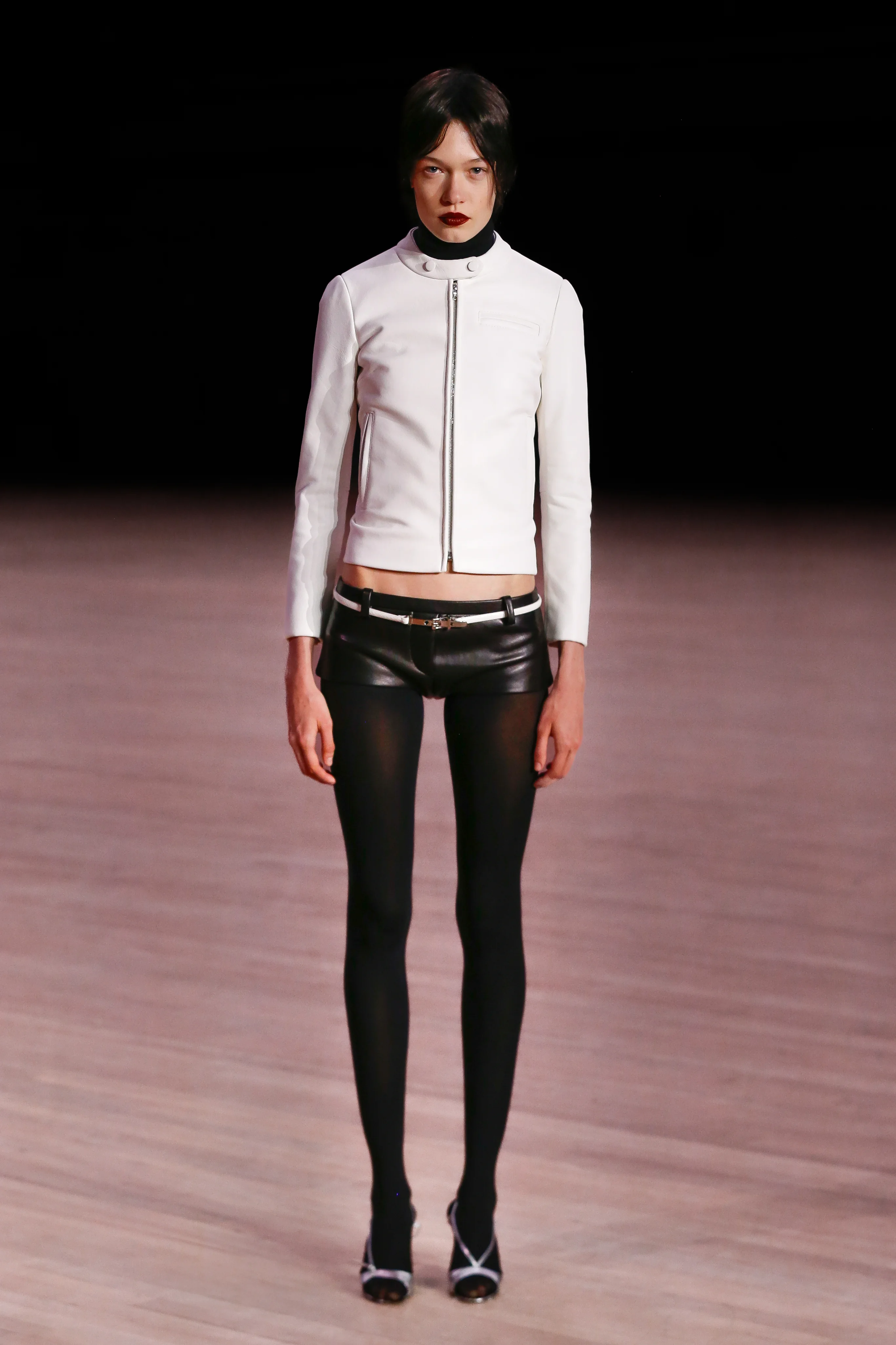 2026-27年秋冬コレクション_MARC JACOBS(マーク ジェイコブス)_モデル_25