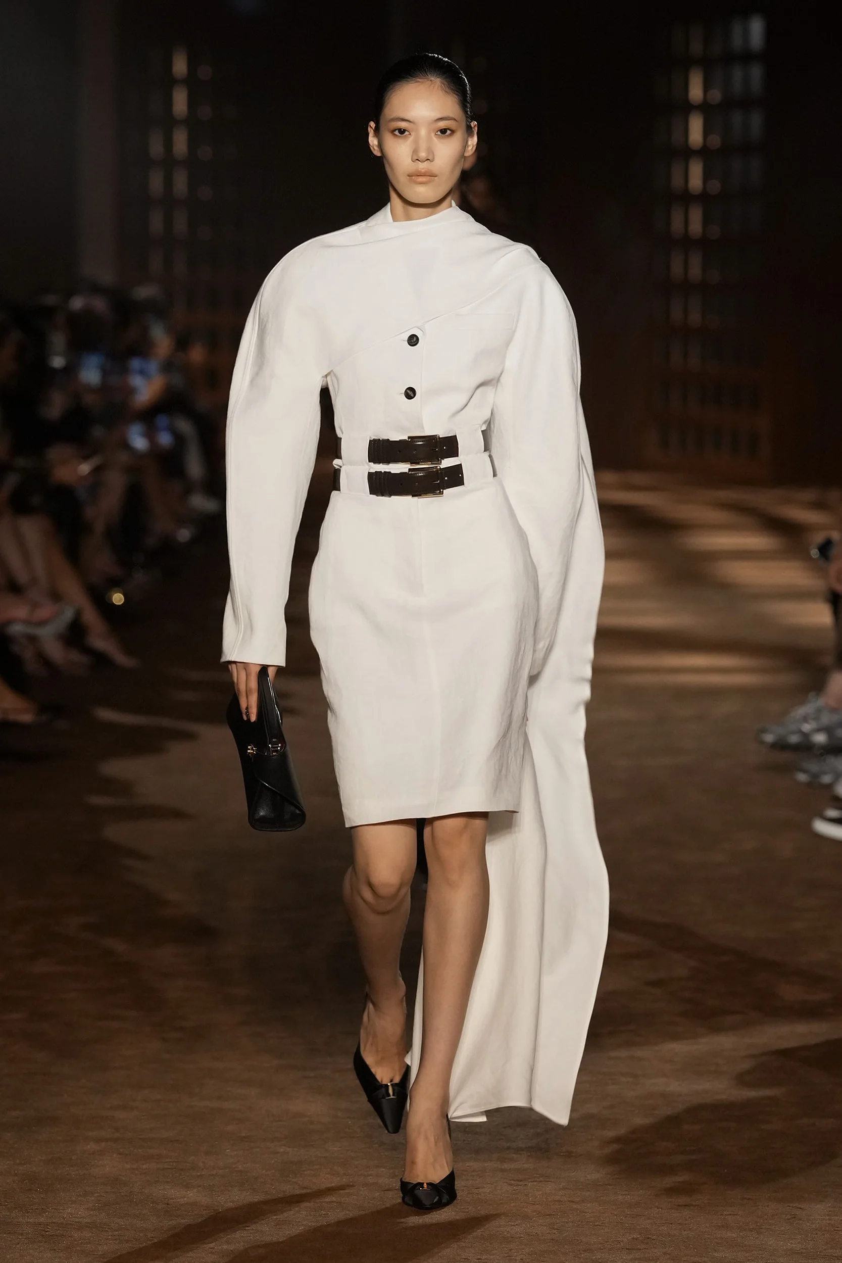 2027年春夏コレクション_FERRAGAMO(フェラガモ)_モデル_45