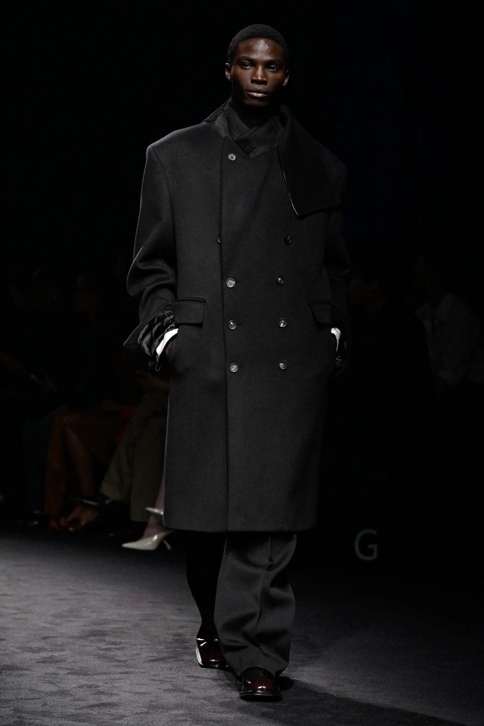 2026-27年秋冬コレクション_FERRAGAMO(フェラガモ)_モデル_3