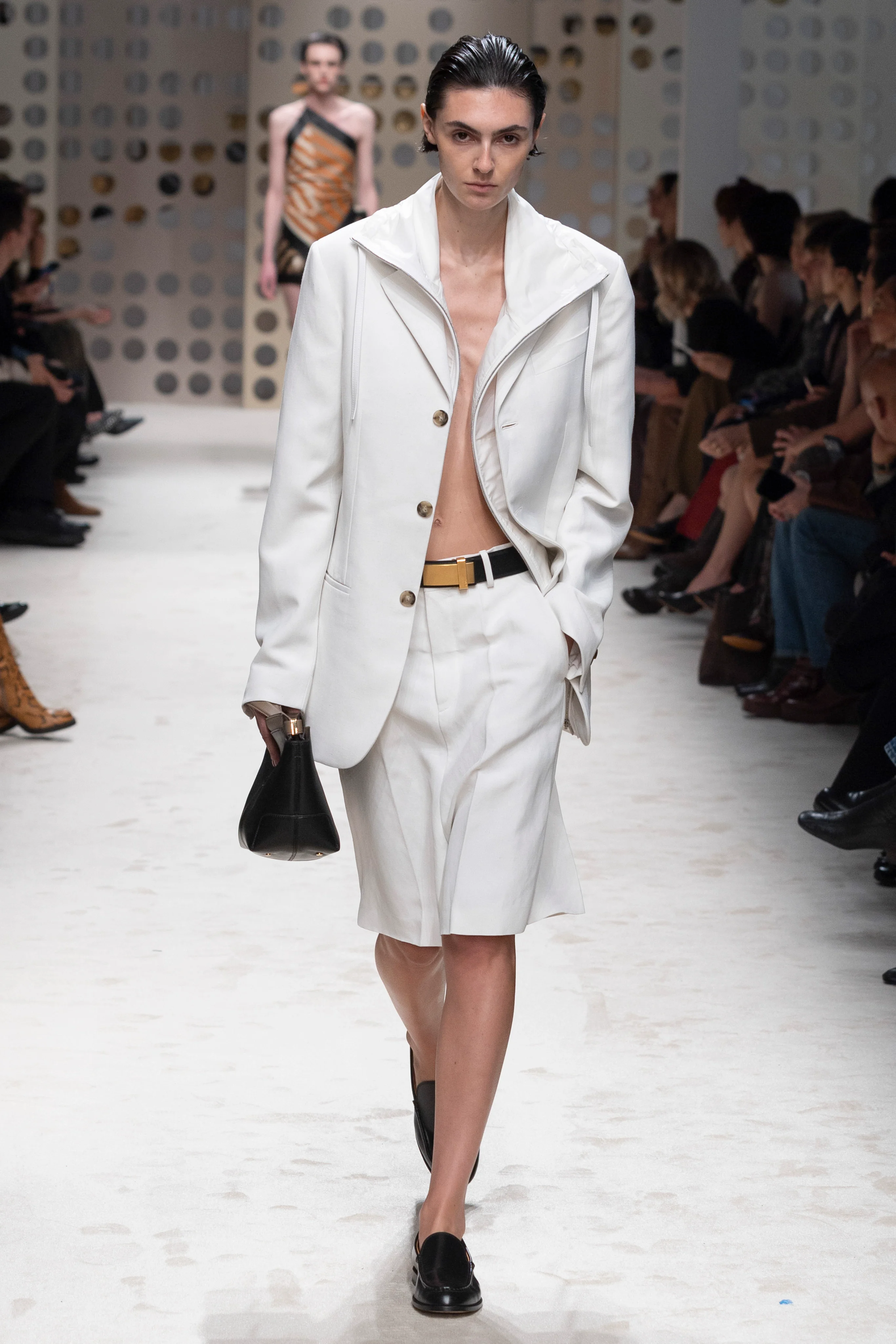 2026年春夏コレクション_TOD'S(トッズ)_モデル_35