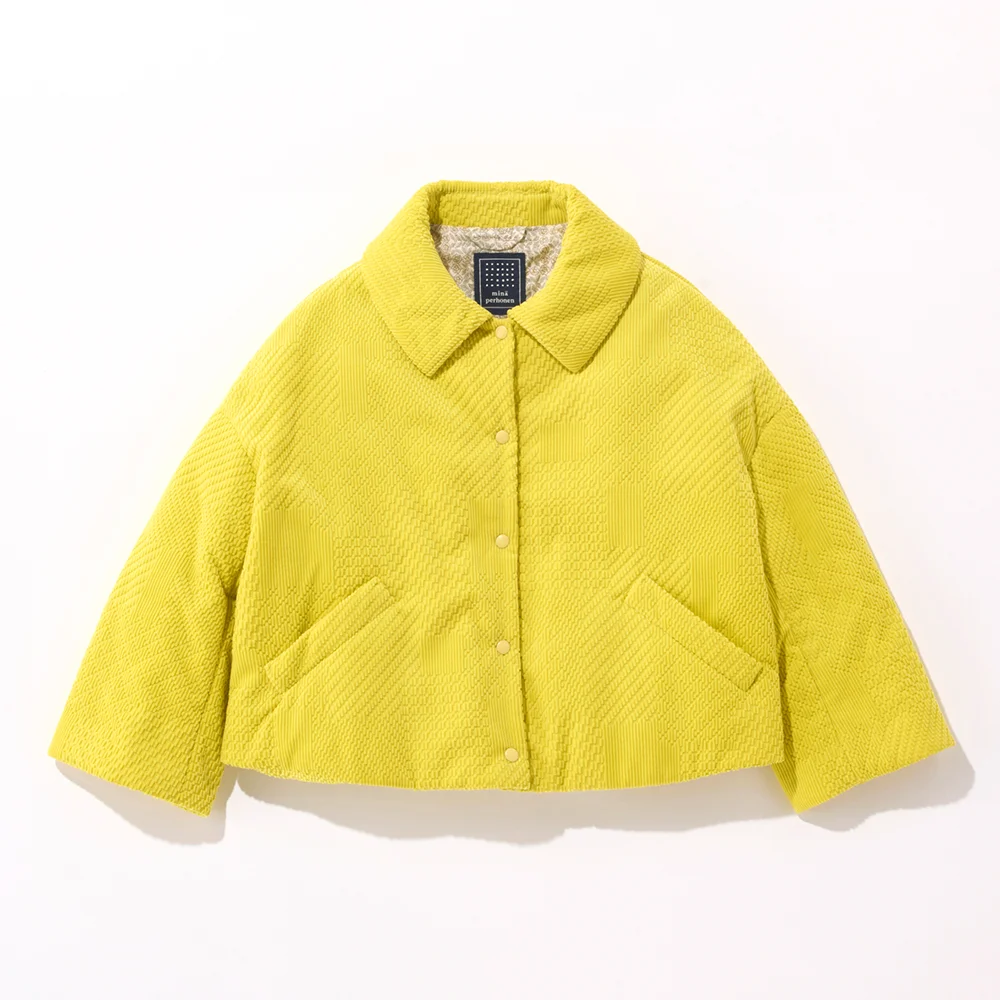 ジャケット¥110,000／ミナ ペルホネン
