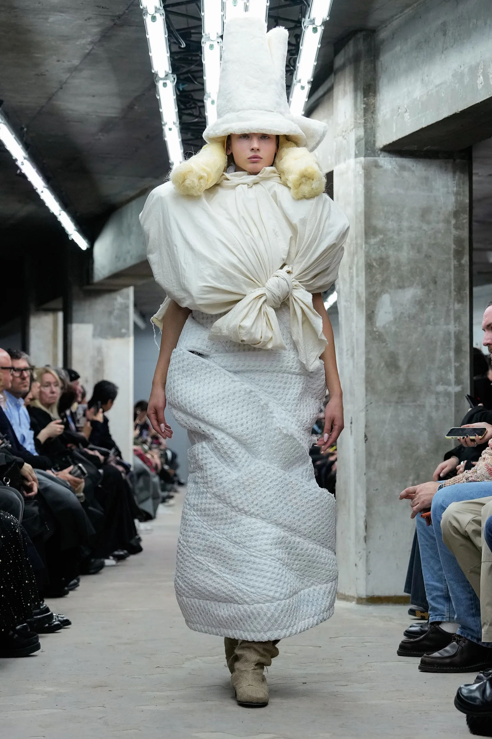 2026年春夏コレクション_COMME DES GARÇONS(コム デ ギャルソン)_モデル_18