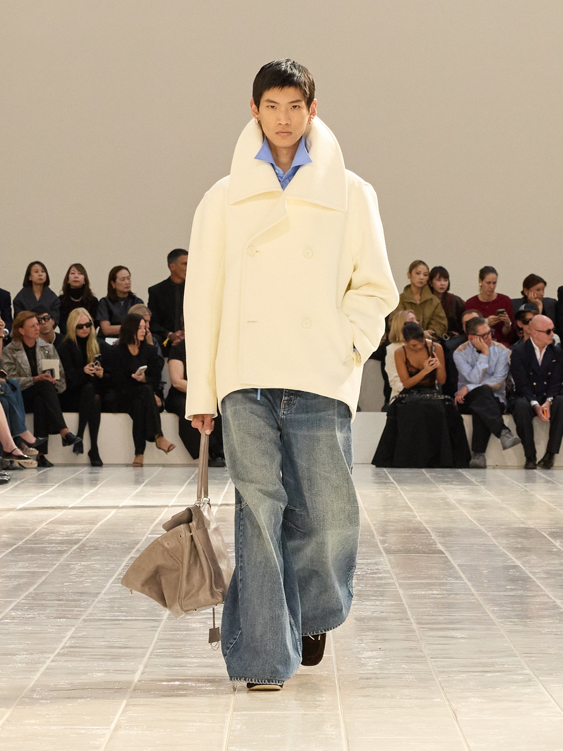 2027年春夏コレクション_BALENCIAGA(バレンシアガ)_モデル_43