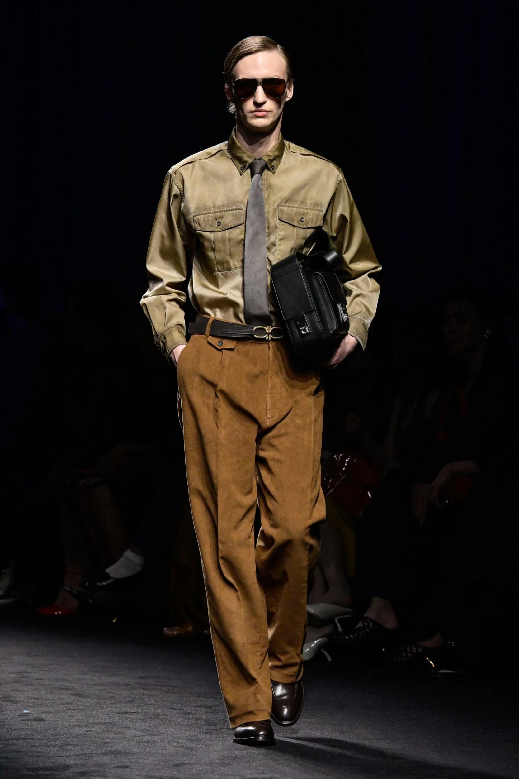 2026-27年秋冬コレクション_FERRAGAMO(フェラガモ)_モデル_44