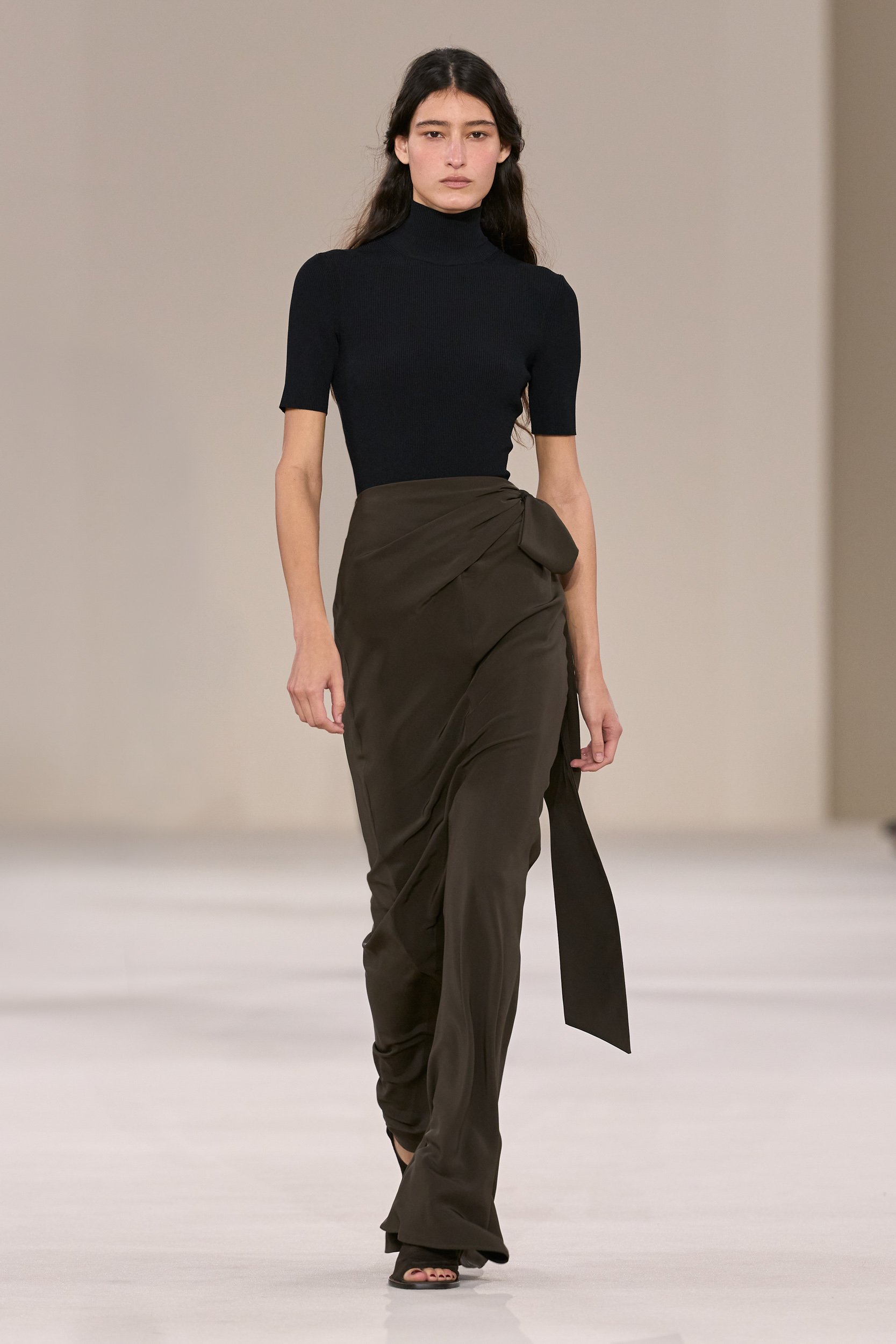 2027年春夏コレクション_MAX MARA(マックスマーラ)_モデル_41