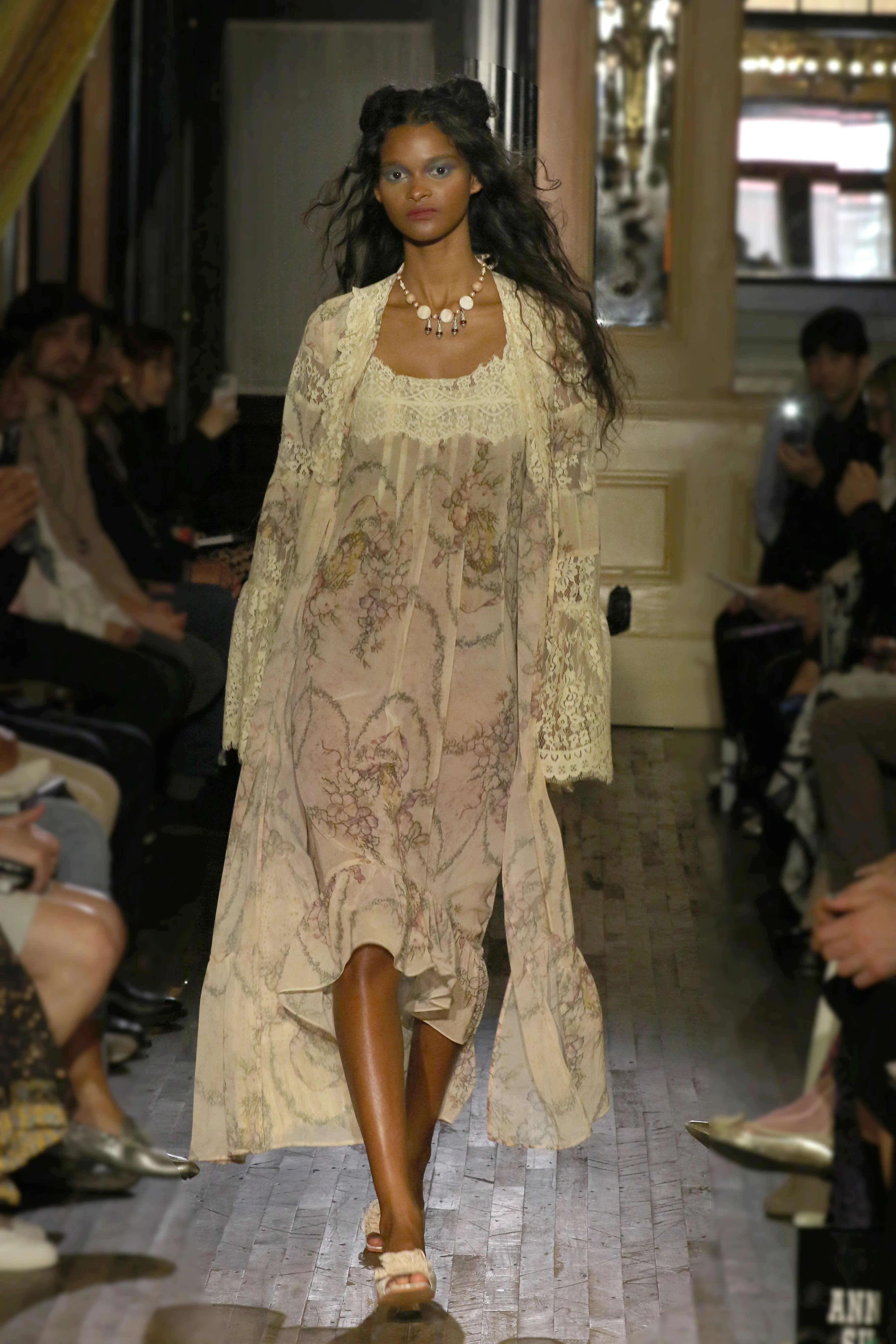 2026年春夏コレクション_ANNA SUI(アナ スイ)_モデル_30