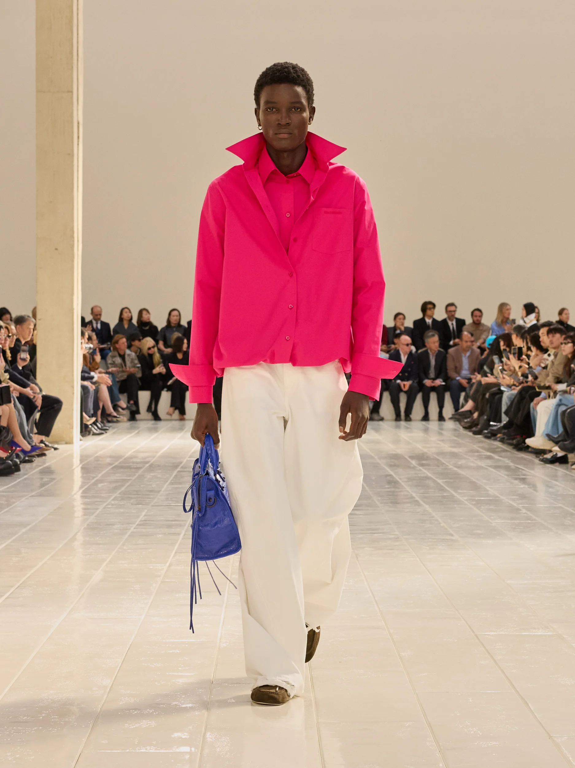 2027年春夏コレクション_BALENCIAGA(バレンシアガ)_モデル_12