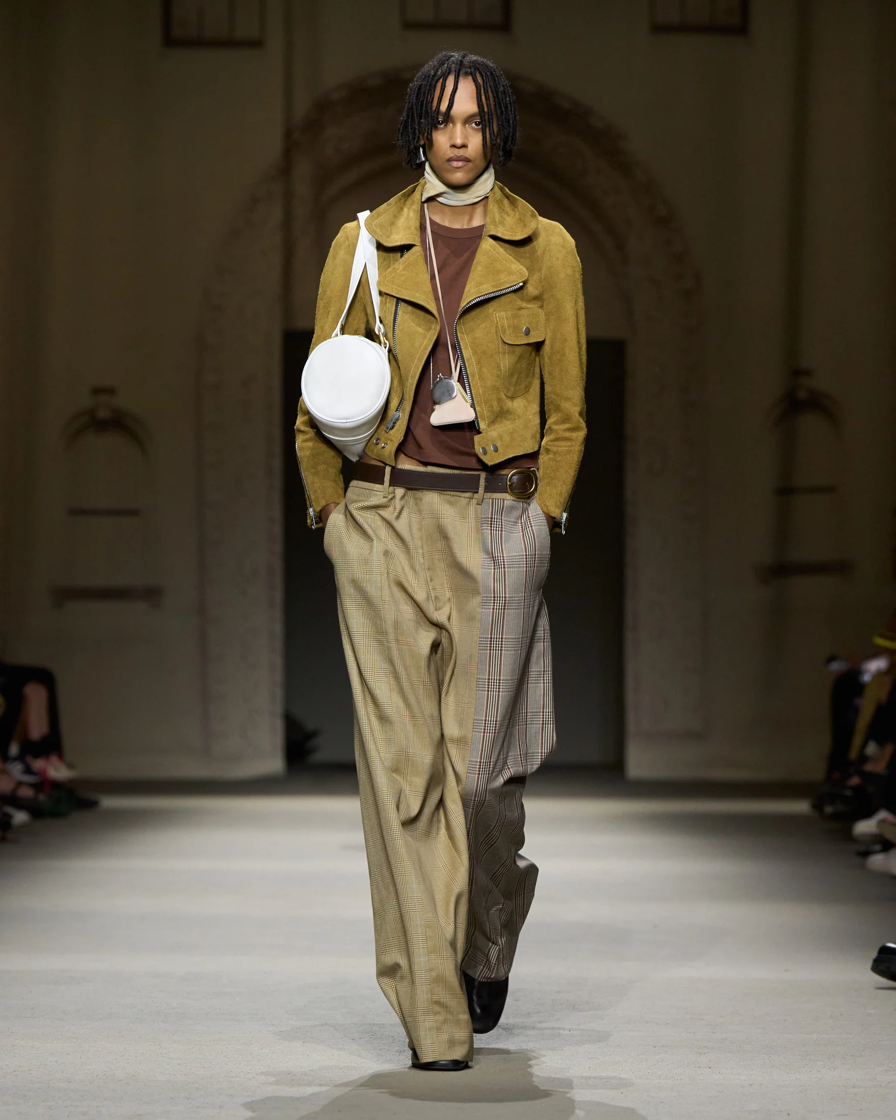 2026年春夏コレクション_COACH(コーチ)_モデル_18