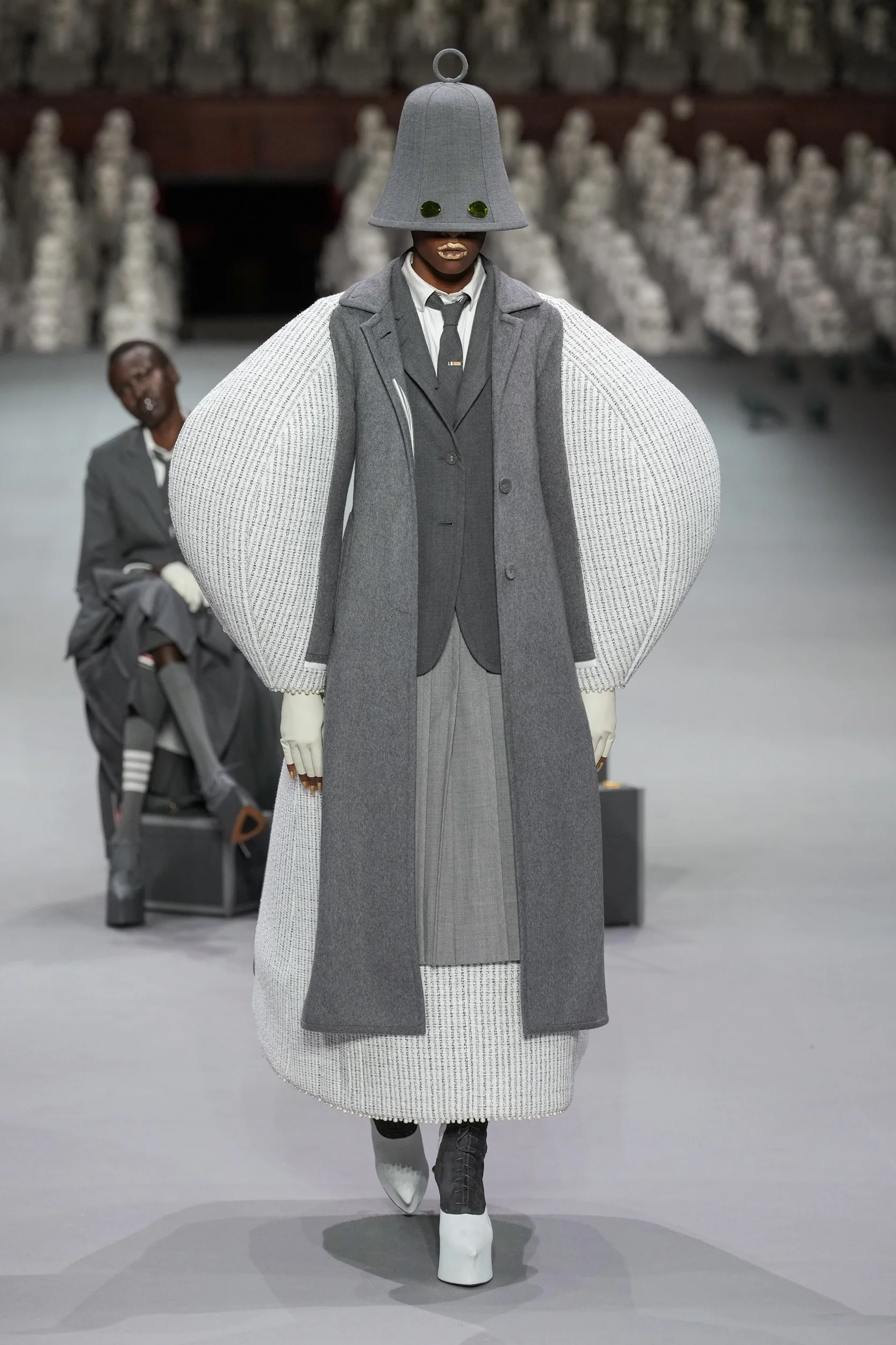 2023-24年秋冬オートクチュールコレクション_THOM BROWNE(トム ブラウン ニューヨーク)_モデル_30