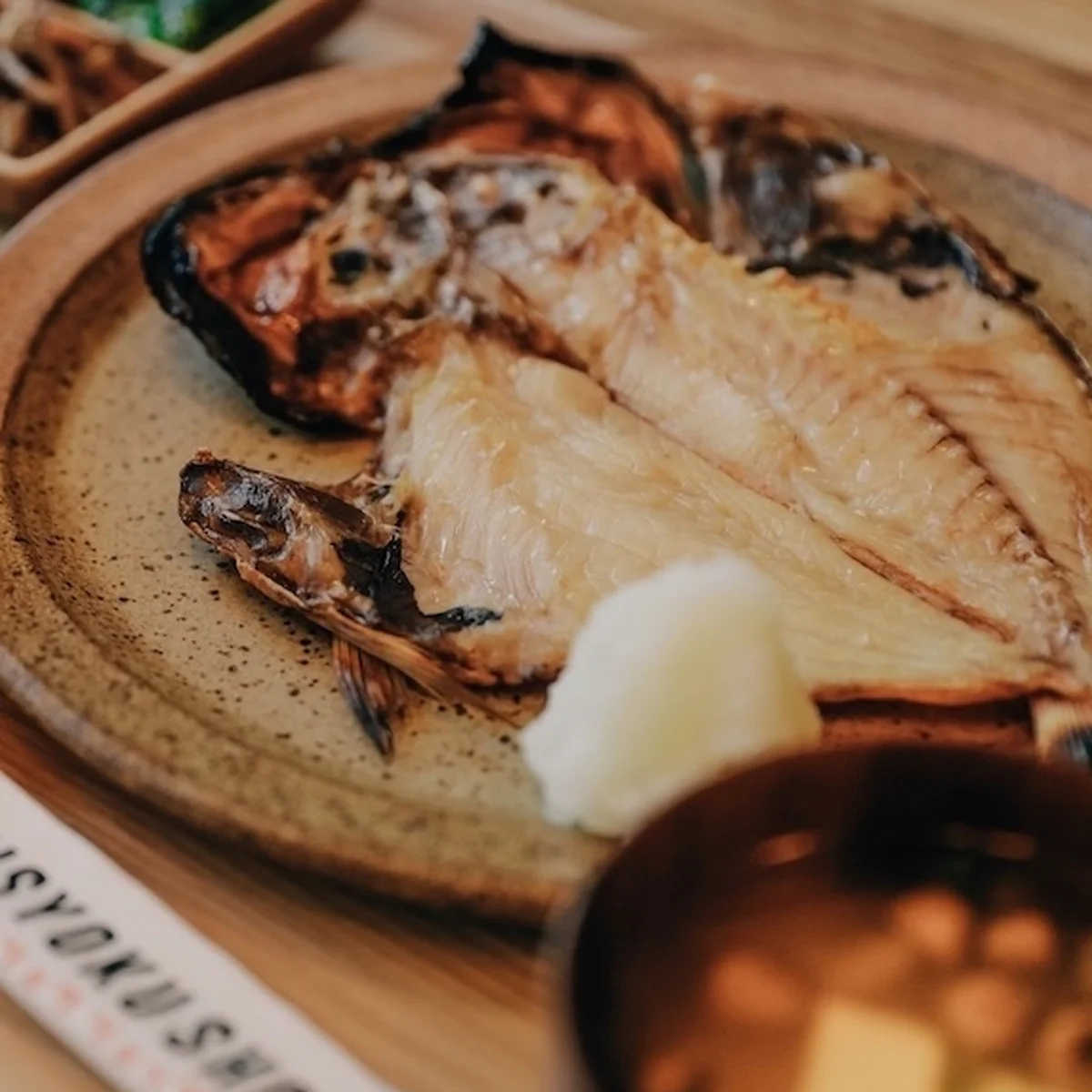 原宿「THE TEISYOKU SHOP」が移転オープン！  厳選素材でつくる正統派の“日本の定食”を居心地のいい空間で味わう