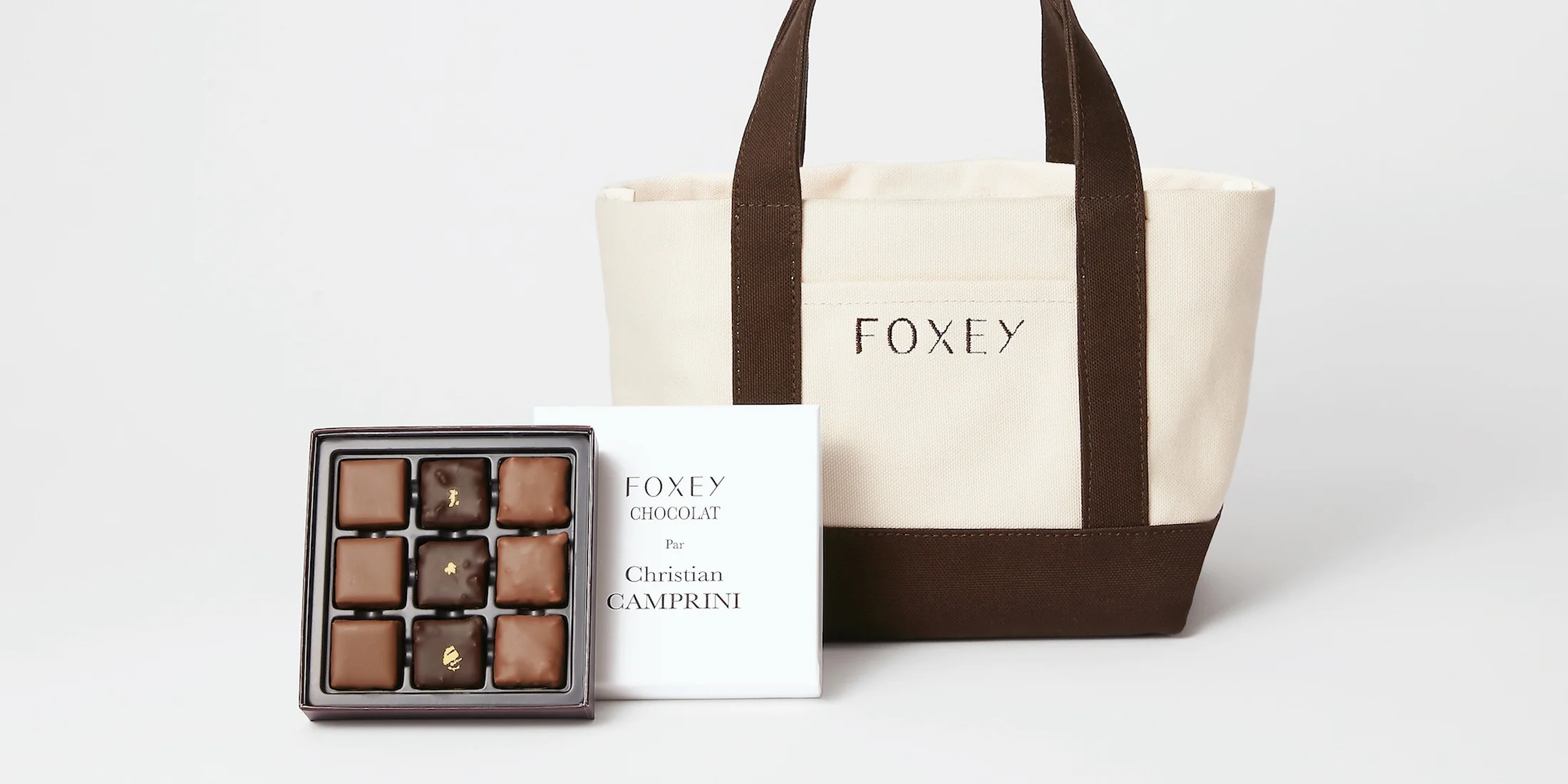 【2024バレンタイン/FOXEY×クリスチャン・カンプリニ】FOXEYと世界的ショコラティエ、クリスチャン・カンプリニがコラボレーション！ 3種のショコラをセットしたアソートボックスとトートバッグの、スペシャルセットが登場