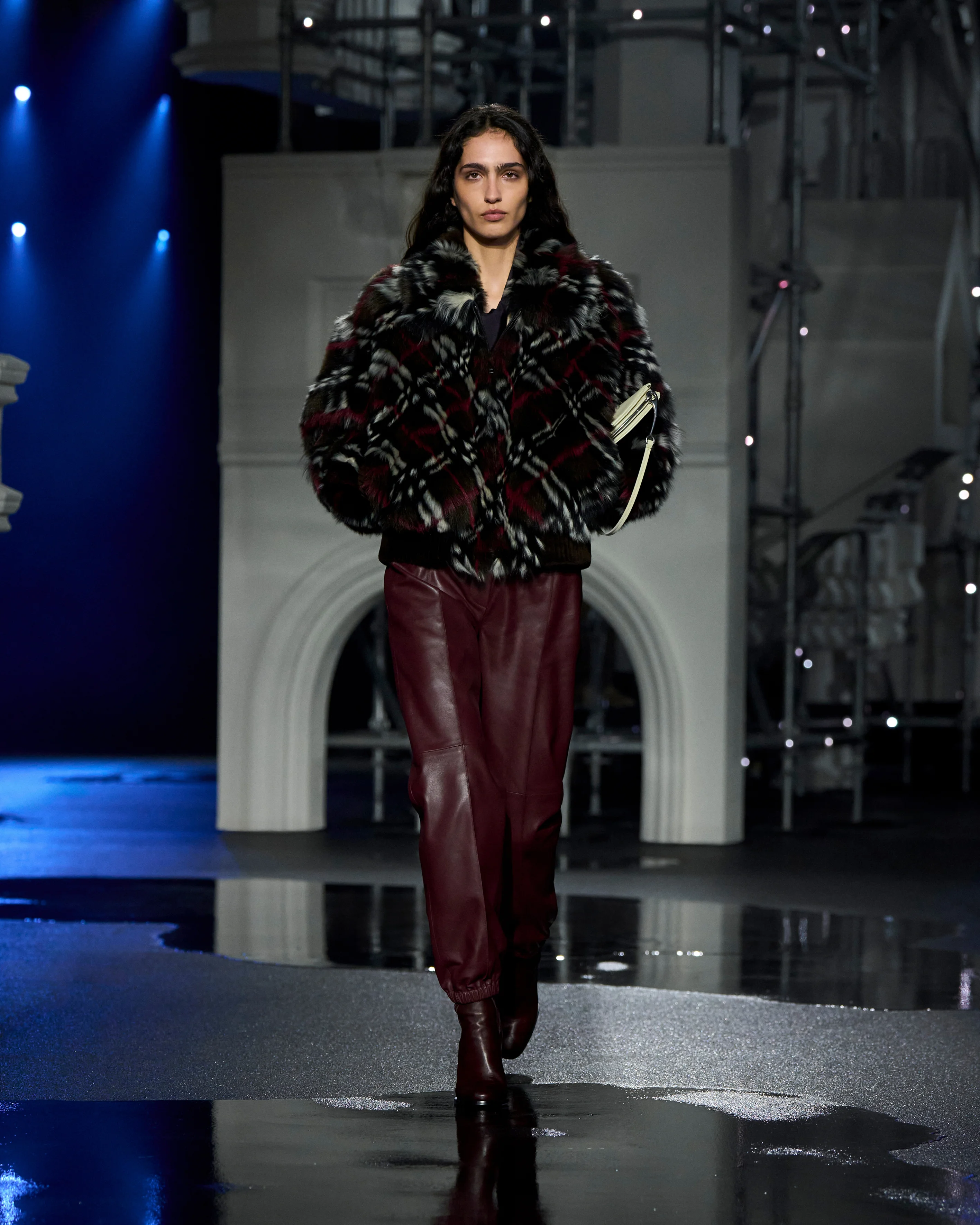 2026-27年秋冬コレクション_BURBERRY(バーバリー)_モデル_23