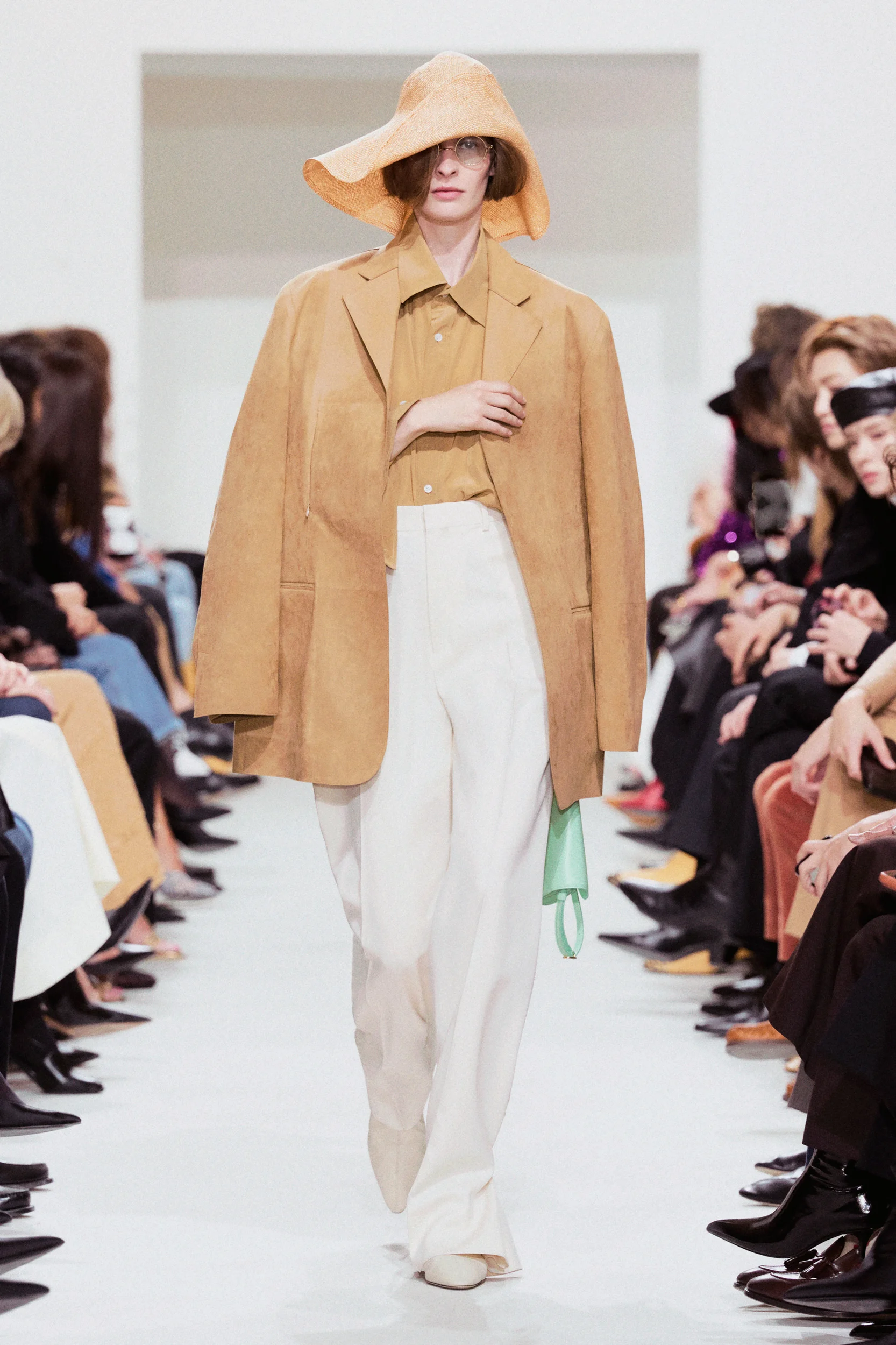 2027年春夏コレクション_CELINE(セリーヌ)_モデル_8