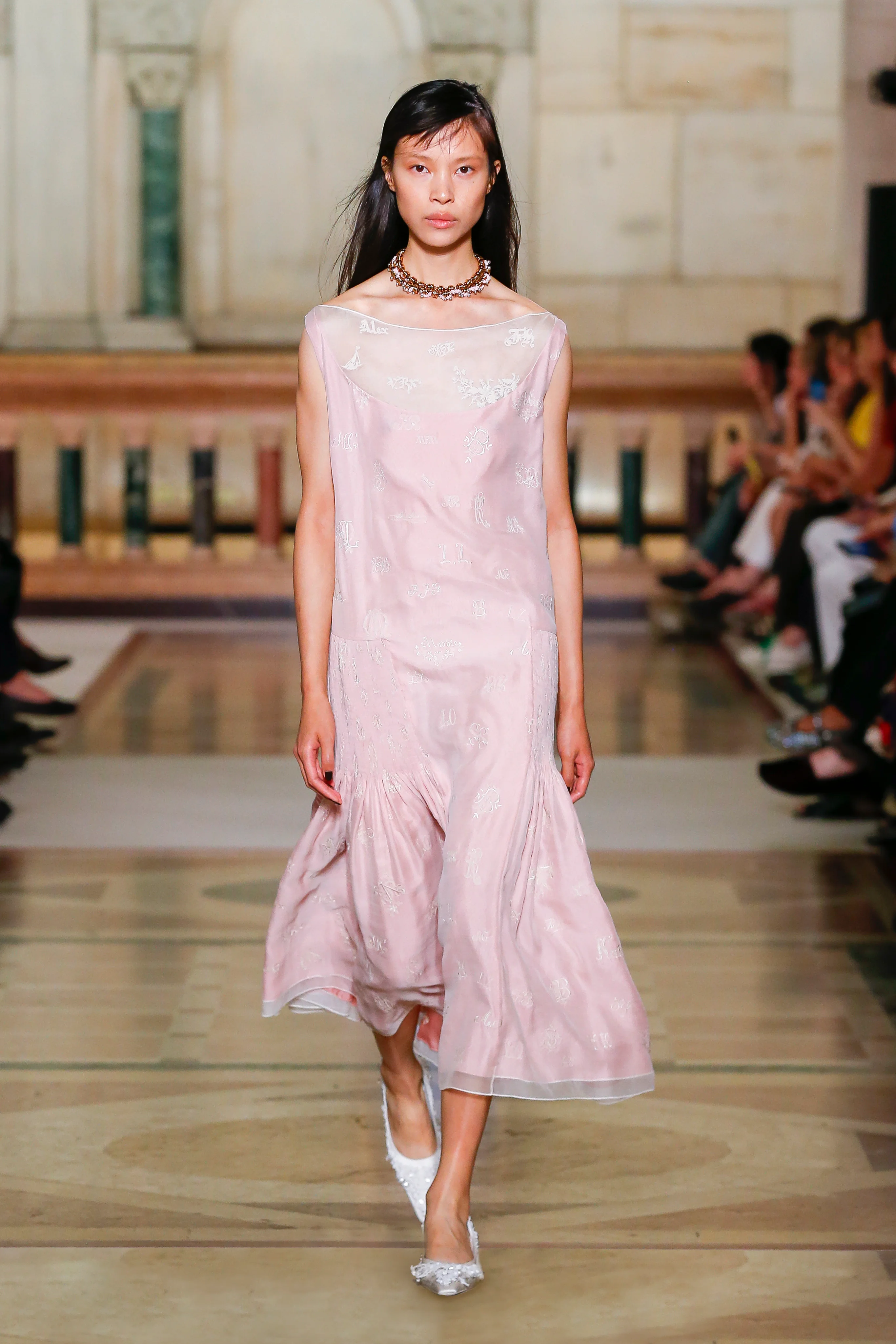 2026年春夏コレクション_TORY BURCH(トリー バーチ)_モデル_35
