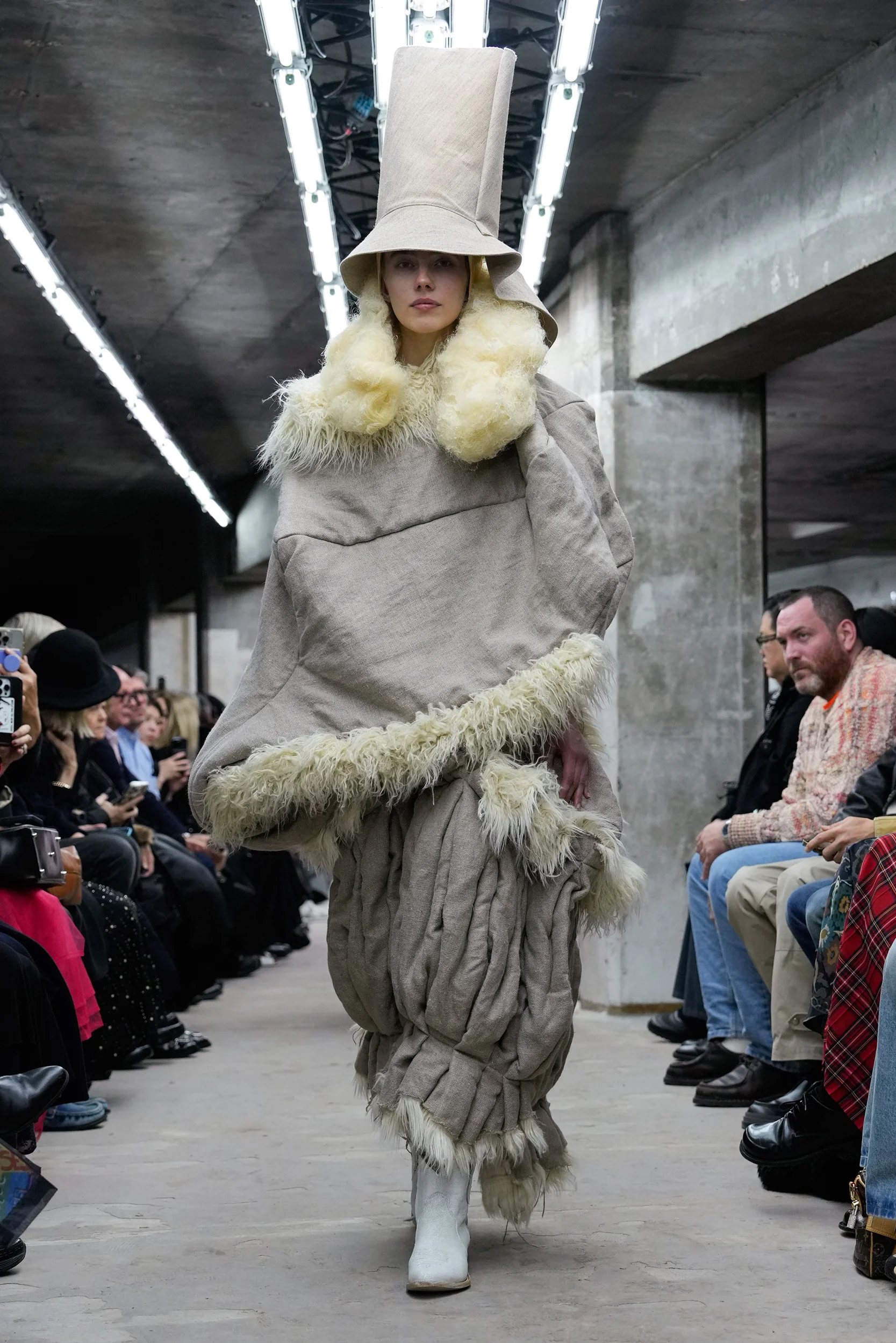 2026年春夏コレクション_COMME DES GARÇONS(コム デ ギャルソン)_モデル_12