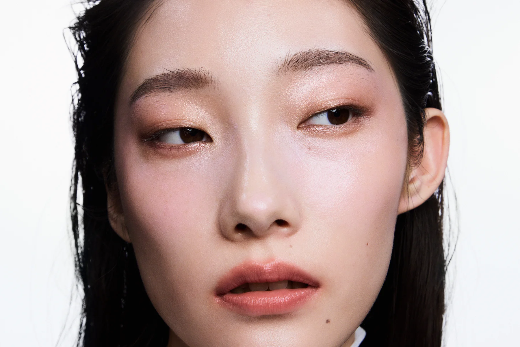 SUQQU その肌は光彩を放つ。 ザ リクイド ファンデーション eで 「艶高さ」の極みへの画像4