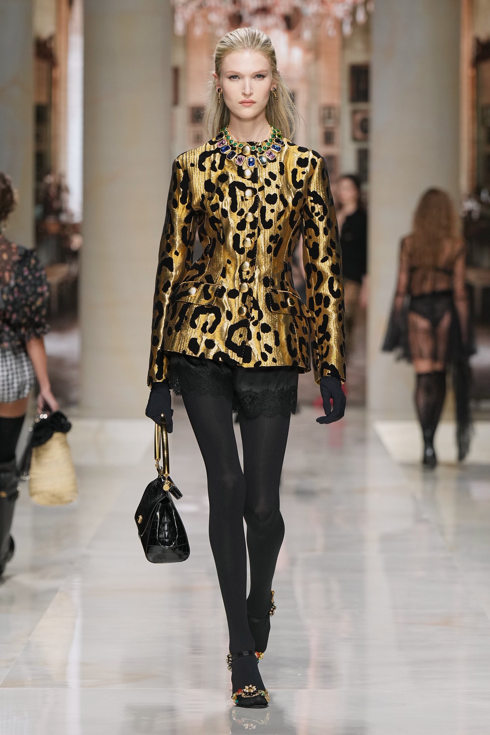 2027年春夏コレクション_DOLCE&GABBANA(ドルチェ&ガッバーナ)_モデル_28