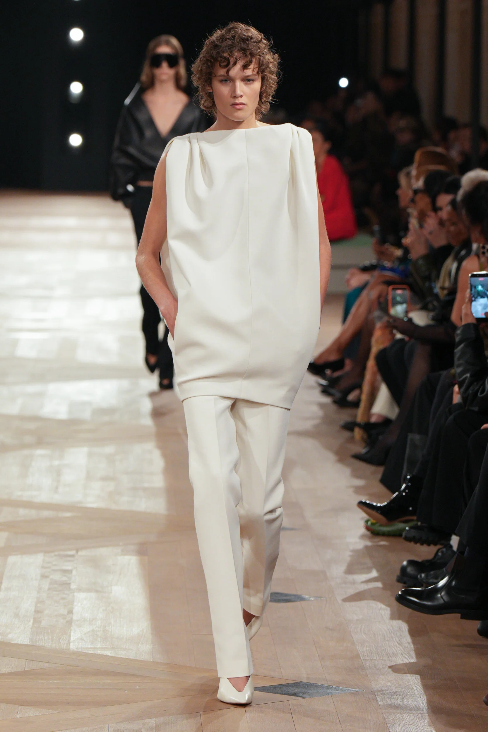 2026年春夏コレクション_BALENCIAGA(バレンシアガ)_モデル_3