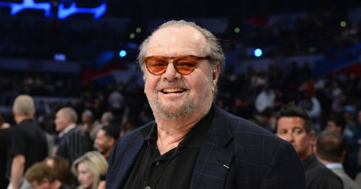 引きこもりスター」ジャック・ニコルソン、1年半ぶりに自宅バルコニー