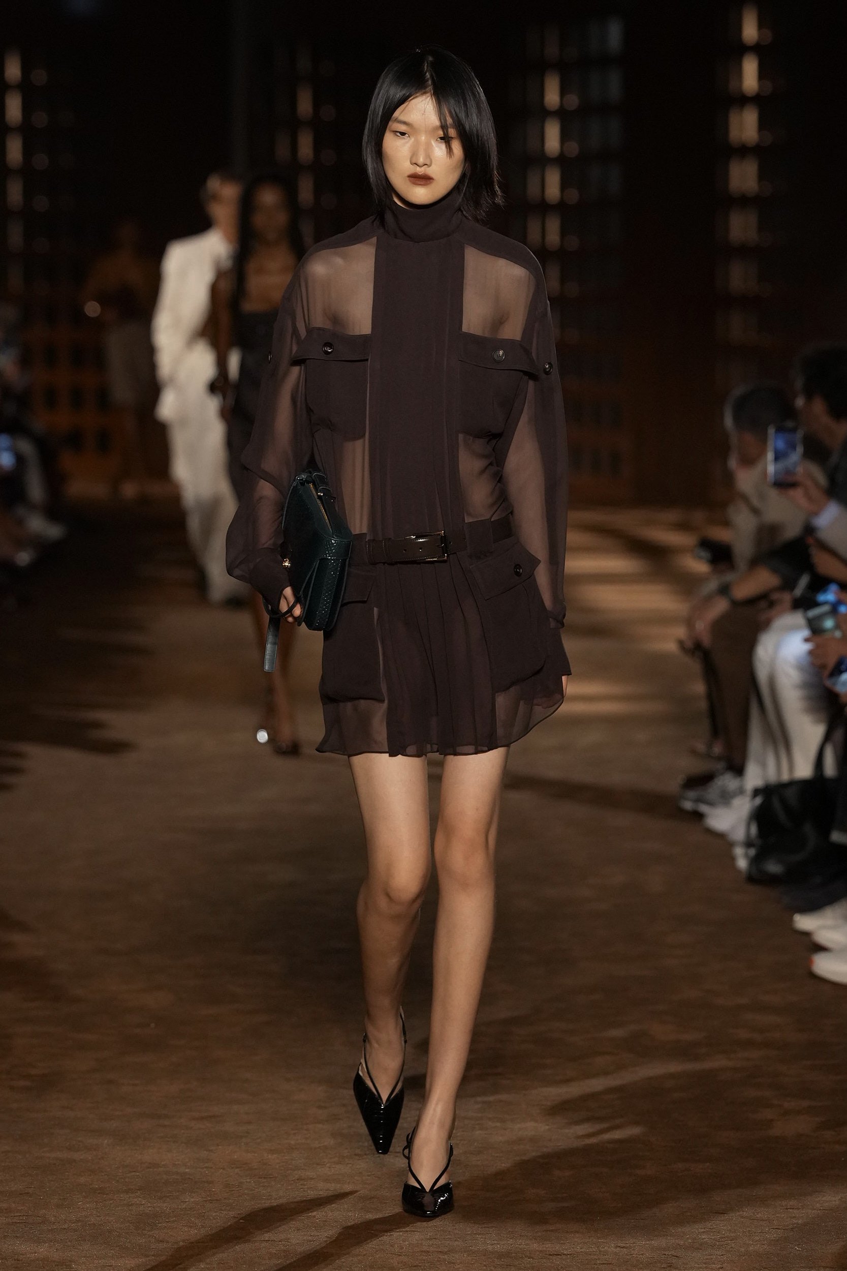 2027年春夏コレクション_FERRAGAMO(フェラガモ)_モデル_7
