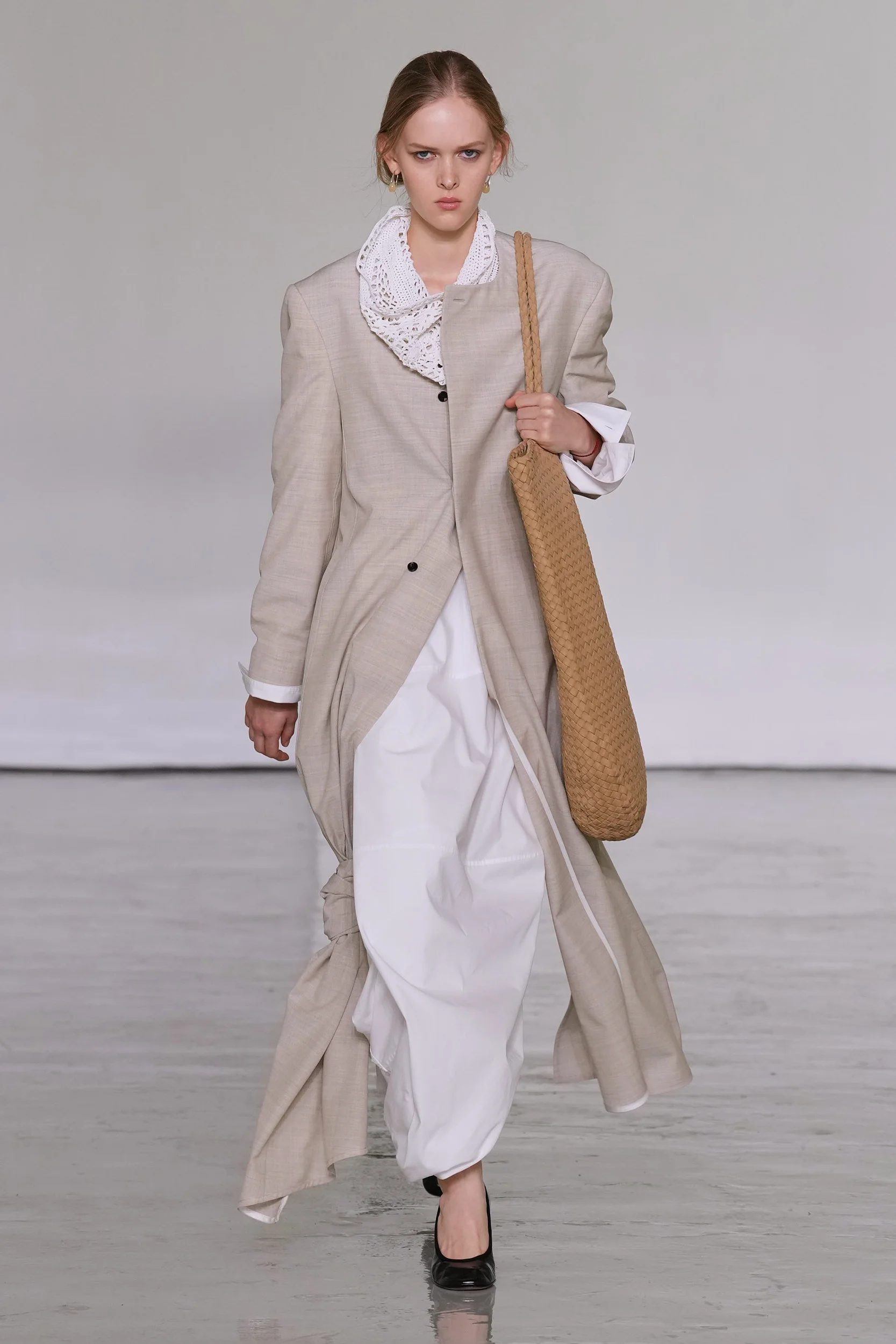 2027年春夏コレクション_BOTTEGA VENETA(ボッテガ ヴェネタ)_モデル_1