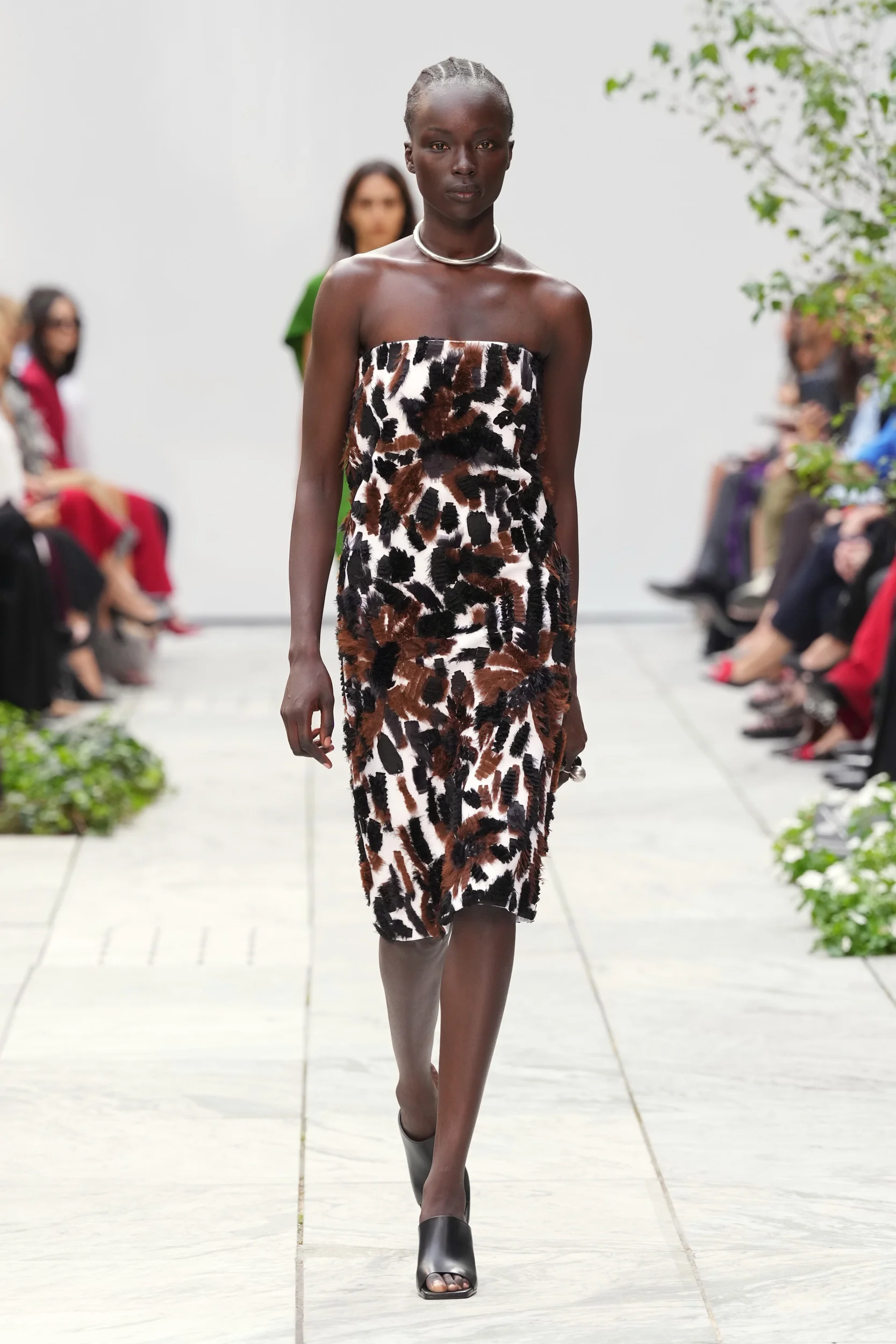 2027年春夏コレクション_MICHAEL KORS COLLECTION(マイケル・コース コレクション)_モデル_34