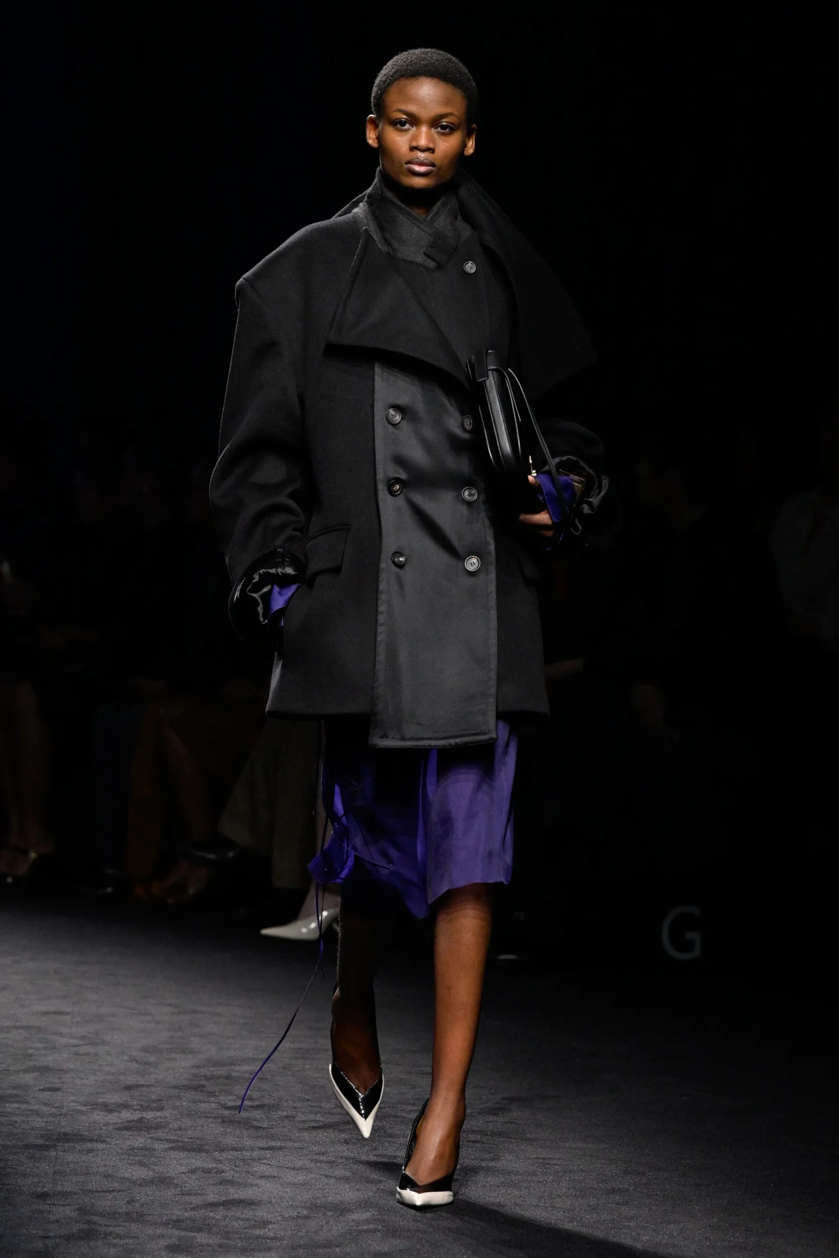 2026-27年秋冬コレクション_FERRAGAMO(フェラガモ)_モデル_8