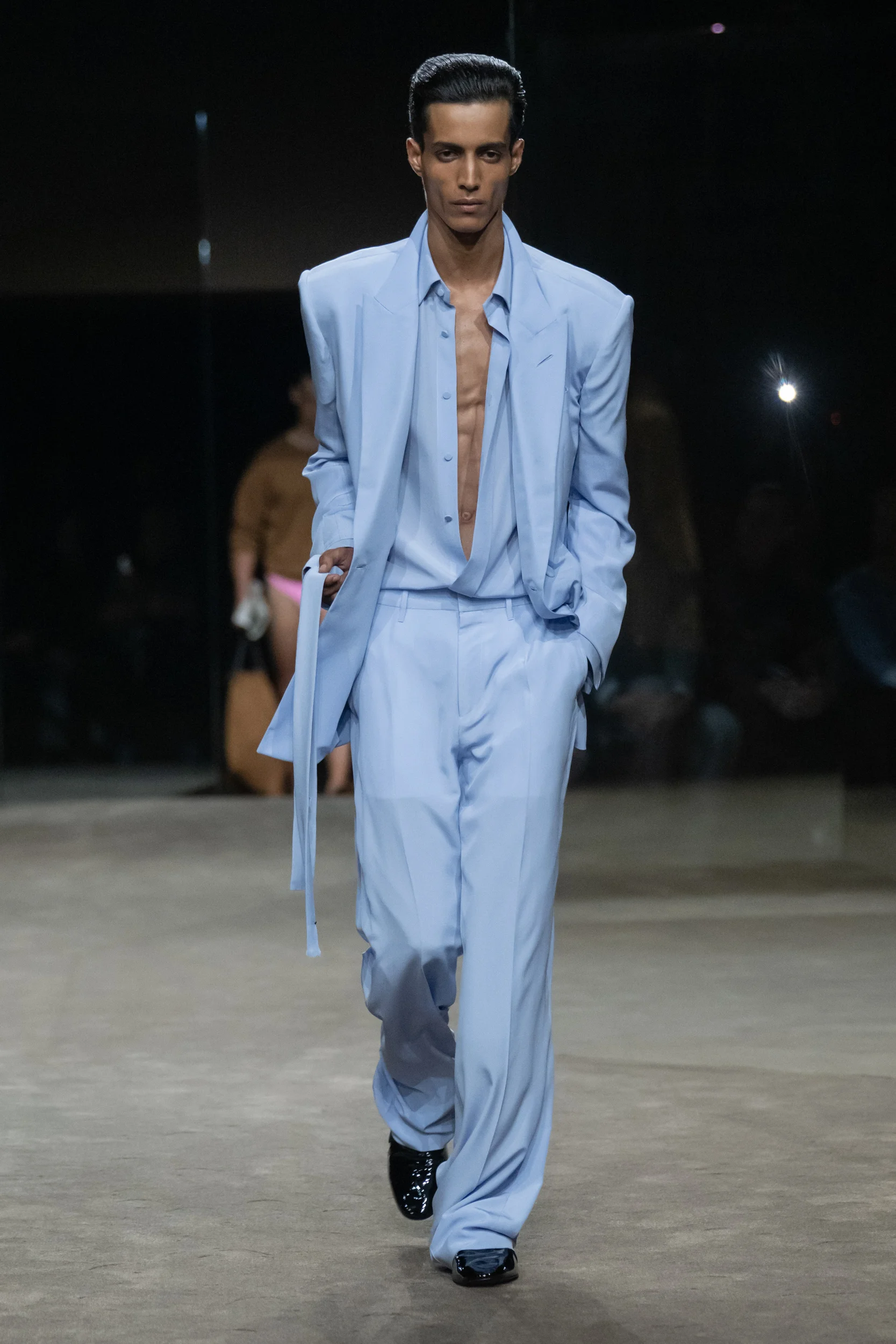 2027年春夏コレクション_TOM FORD(トム フォード)_モデル_31