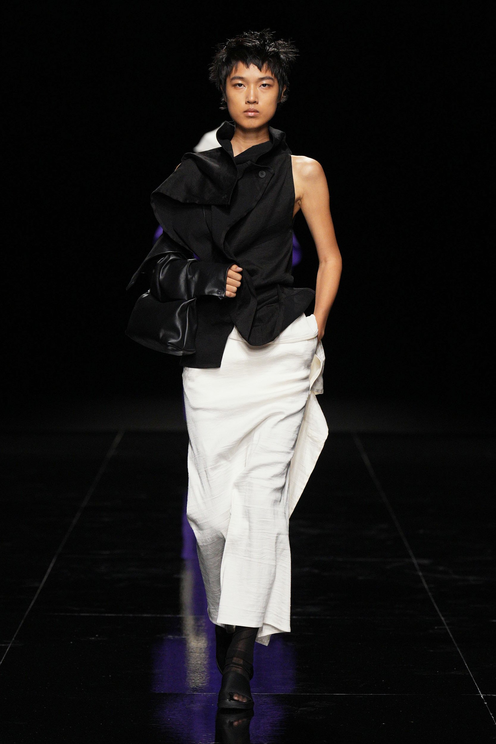 2027年春夏コレクション_ISSEY MIYAKE(イッセイミヤケ)_モデル_14