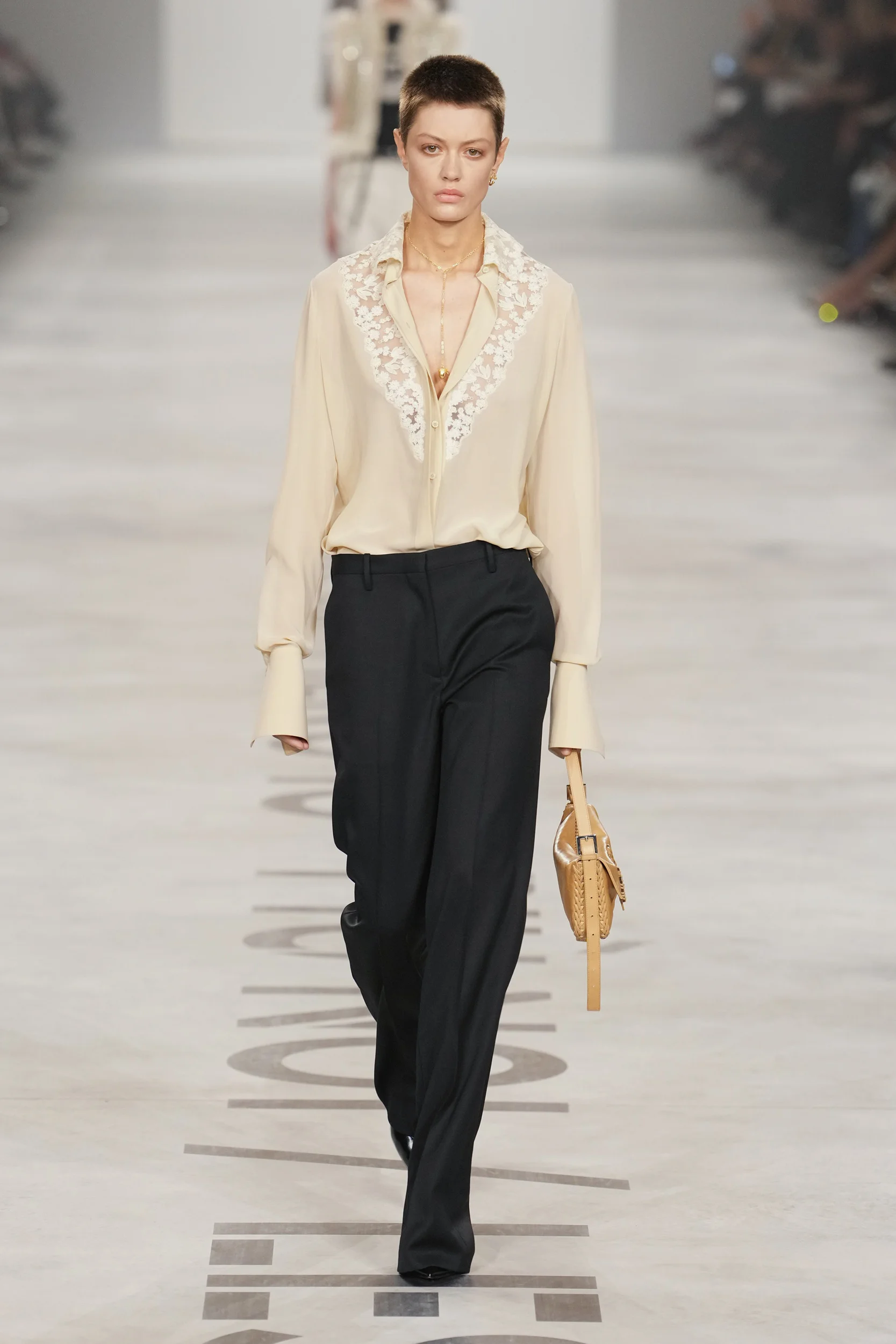 2026-27年秋冬コレクション_FENDI(フェンディ)_モデル_19