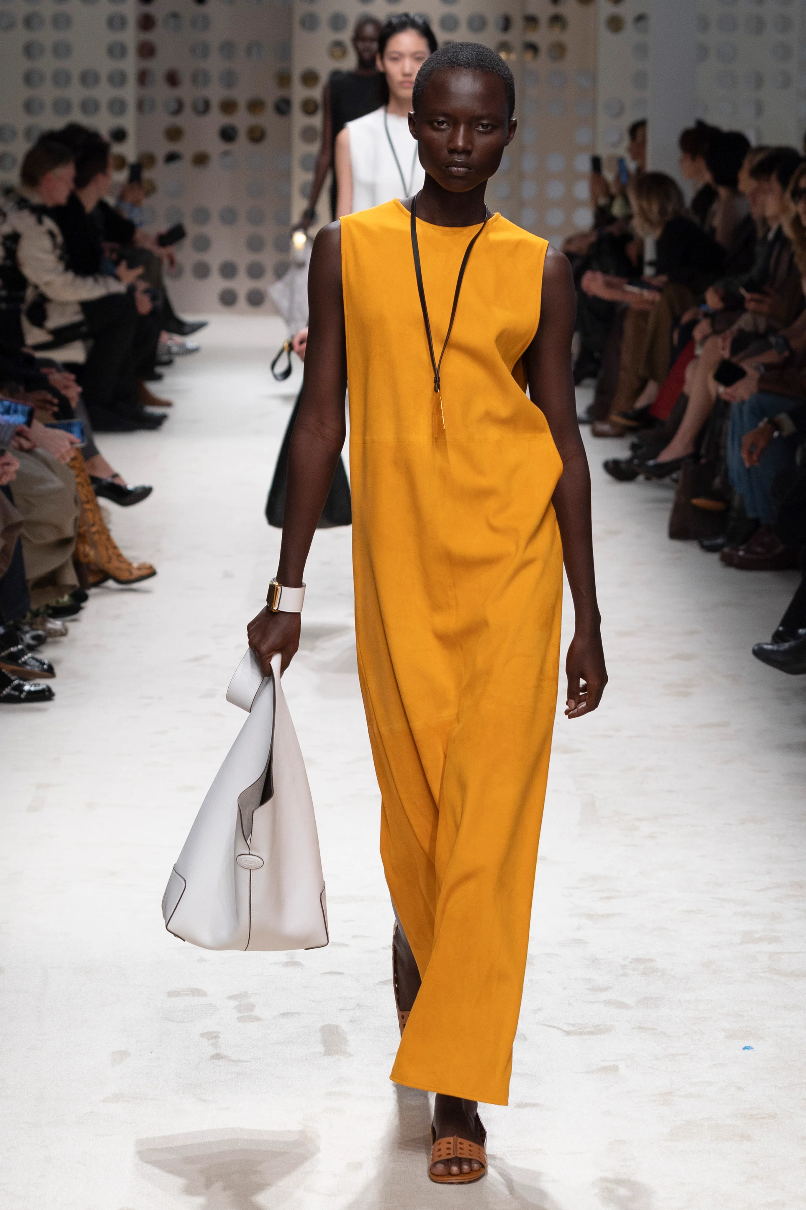 2026年春夏コレクション_TOD'S(トッズ)_モデル_27