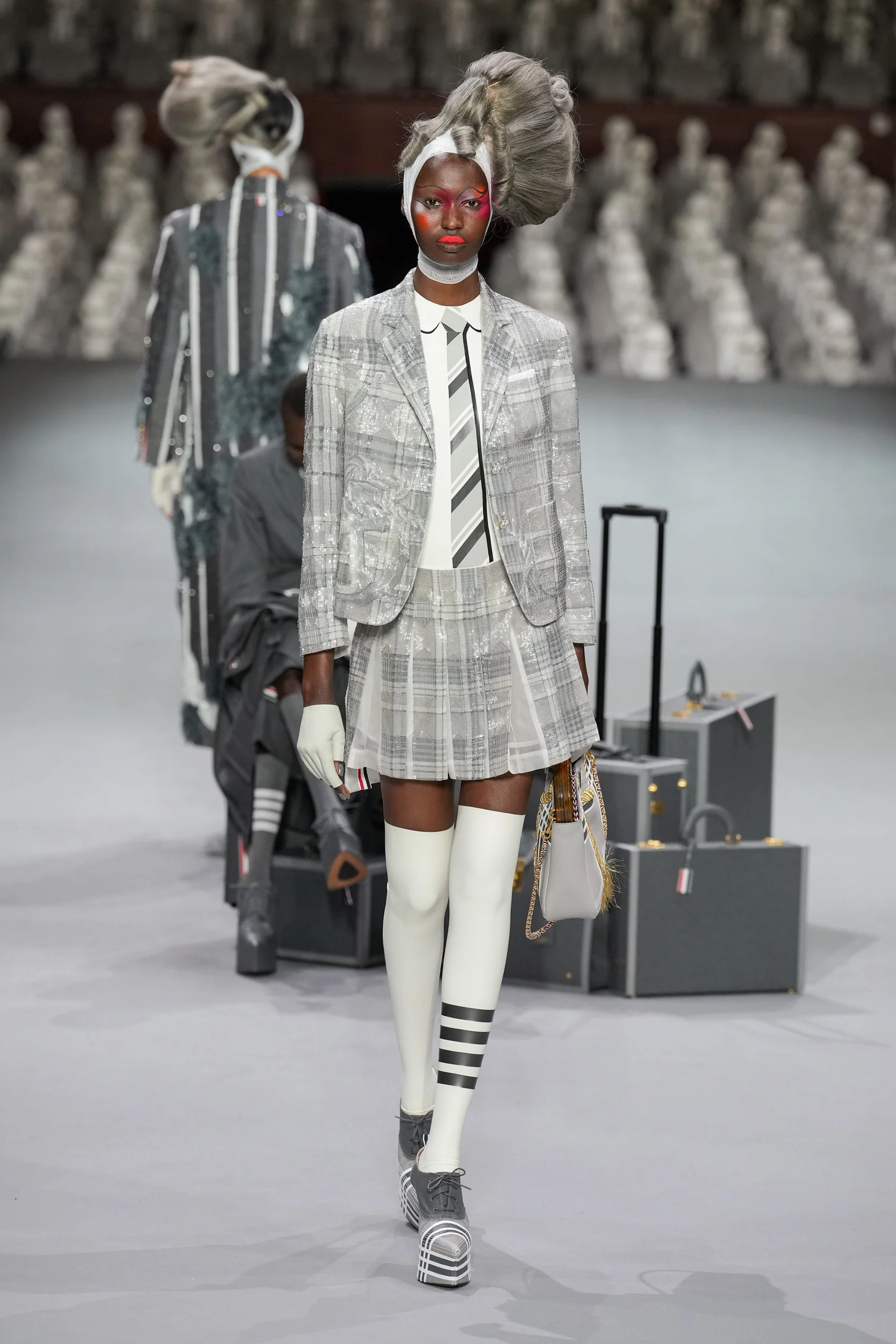 2023-24年秋冬オートクチュールコレクション_THOM BROWNE(トム ブラウン ニューヨーク)_モデル_45