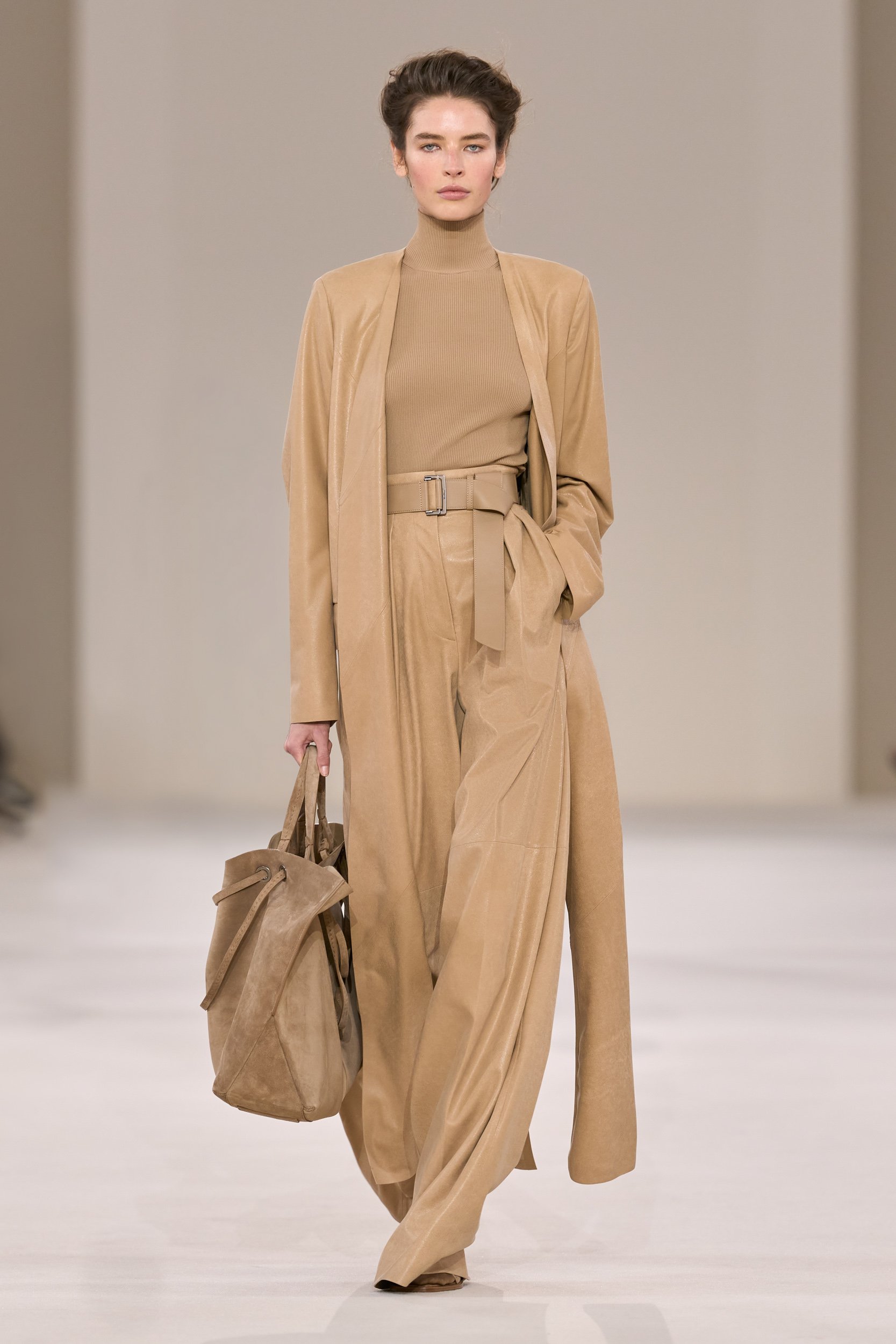 2027年春夏コレクション_MAX MARA(マックスマーラ)_モデル_31