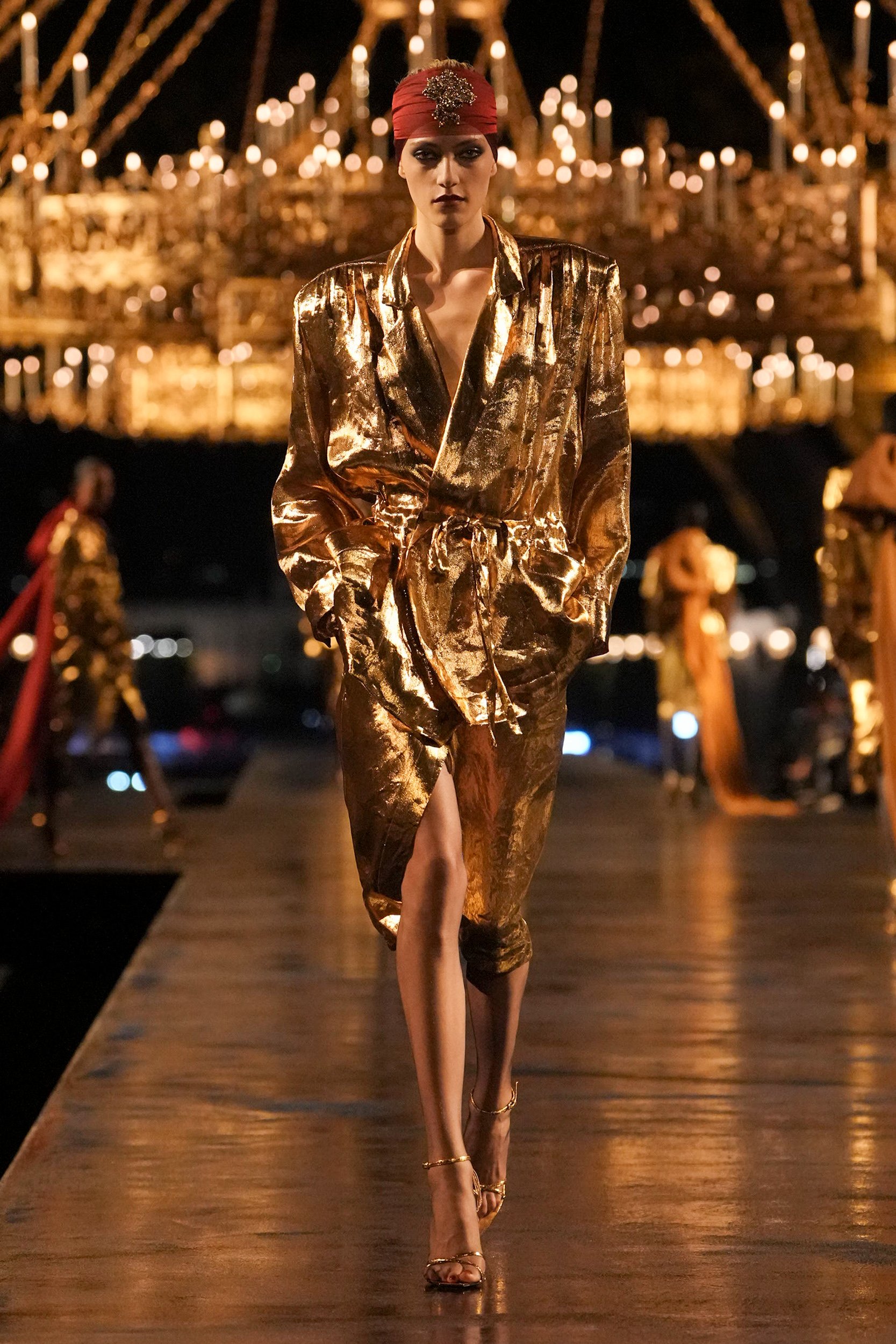 2027年春夏コレクション_SAINT LAURENT(サンローラン)_モデル_15